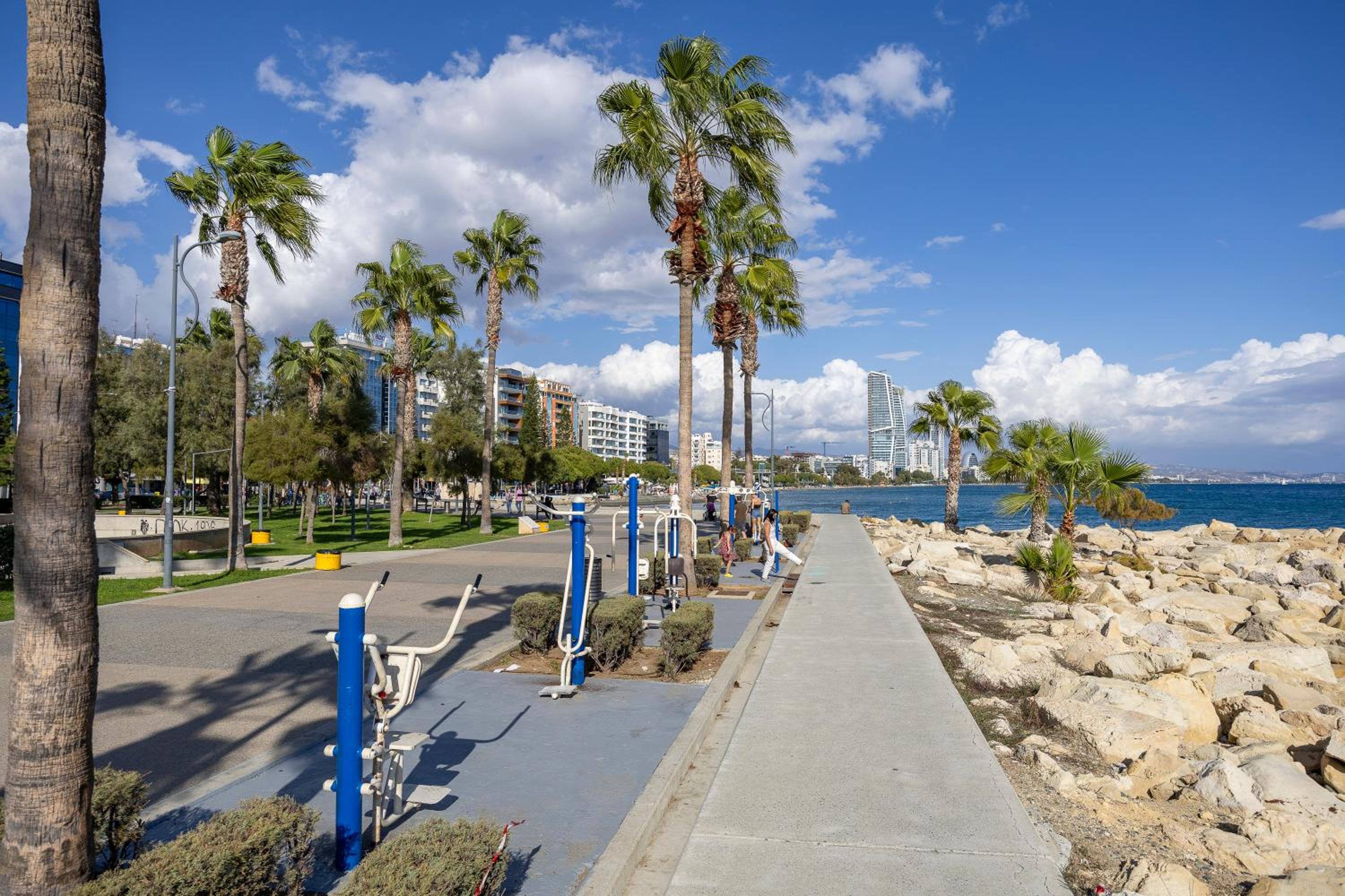 74 Prokymea- Steps from the Sea, Downtown, Balcony