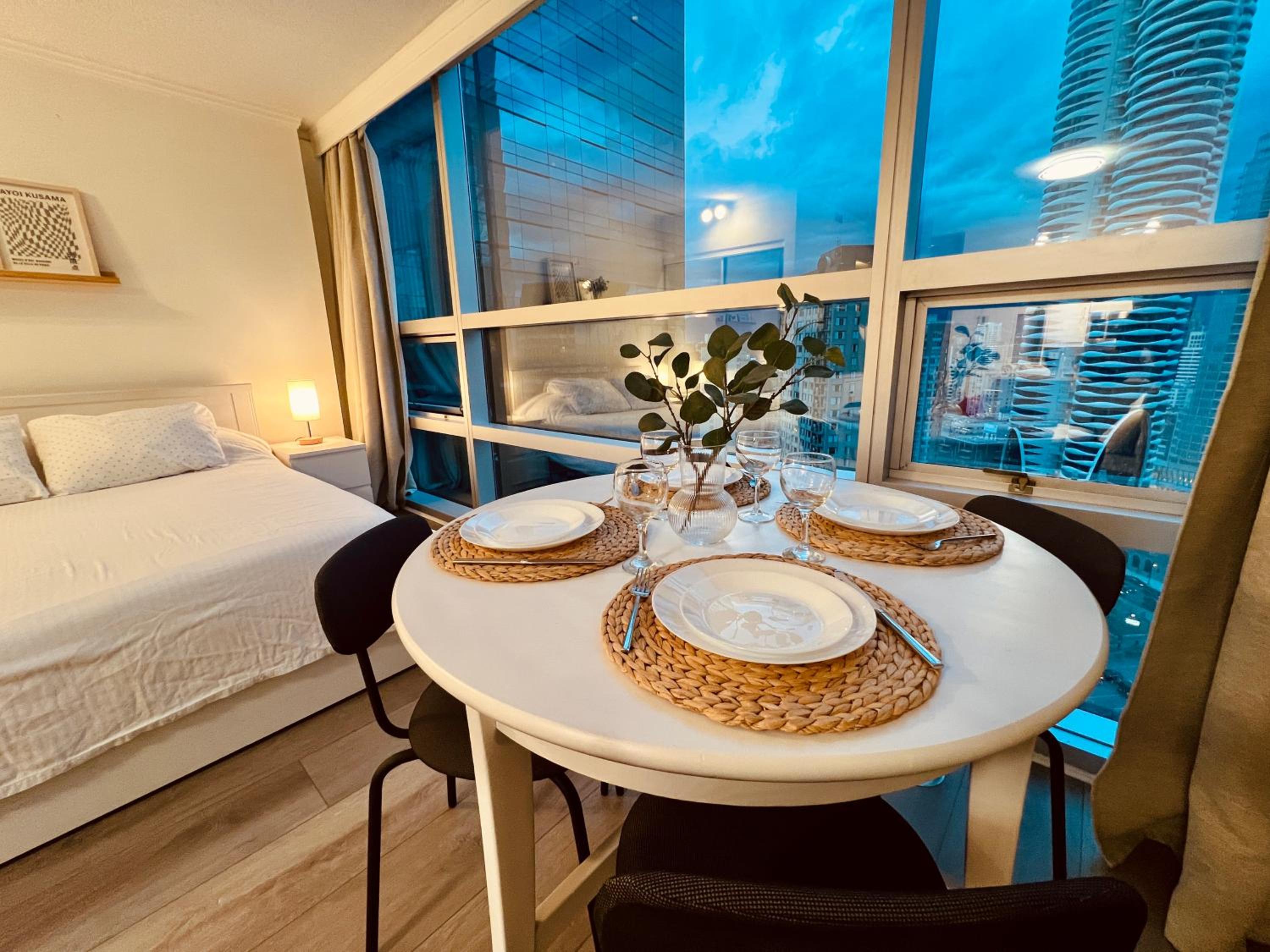 Stunning Skyline Views in a Cozy and Stylish Abode