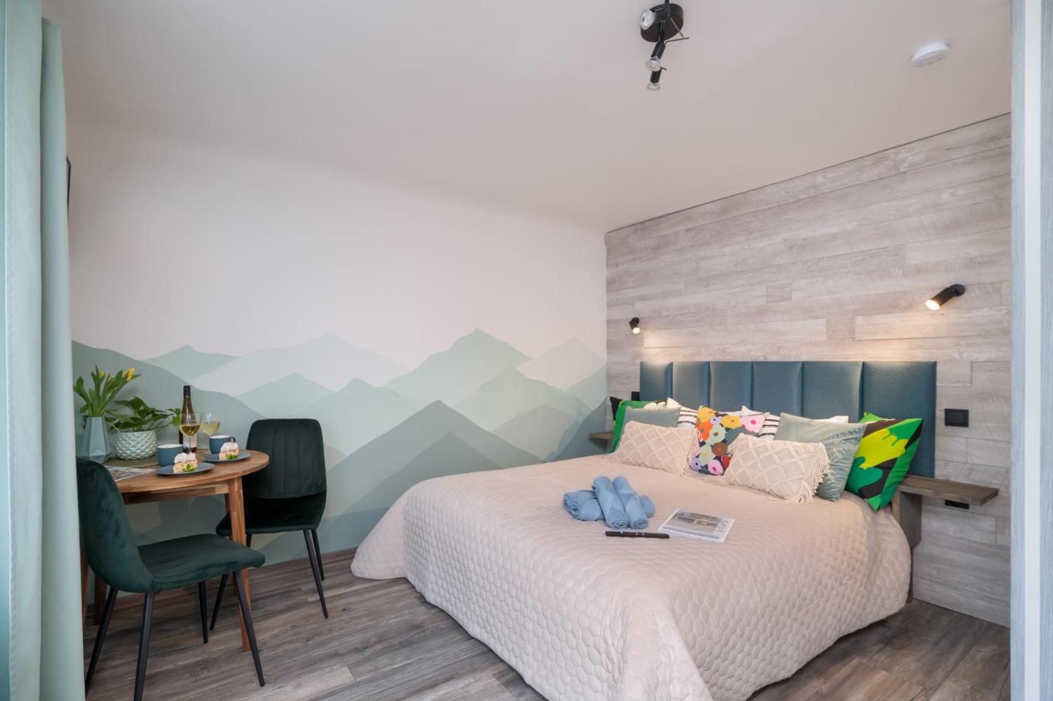 Green Garden & Private Parking Apartments with Playground