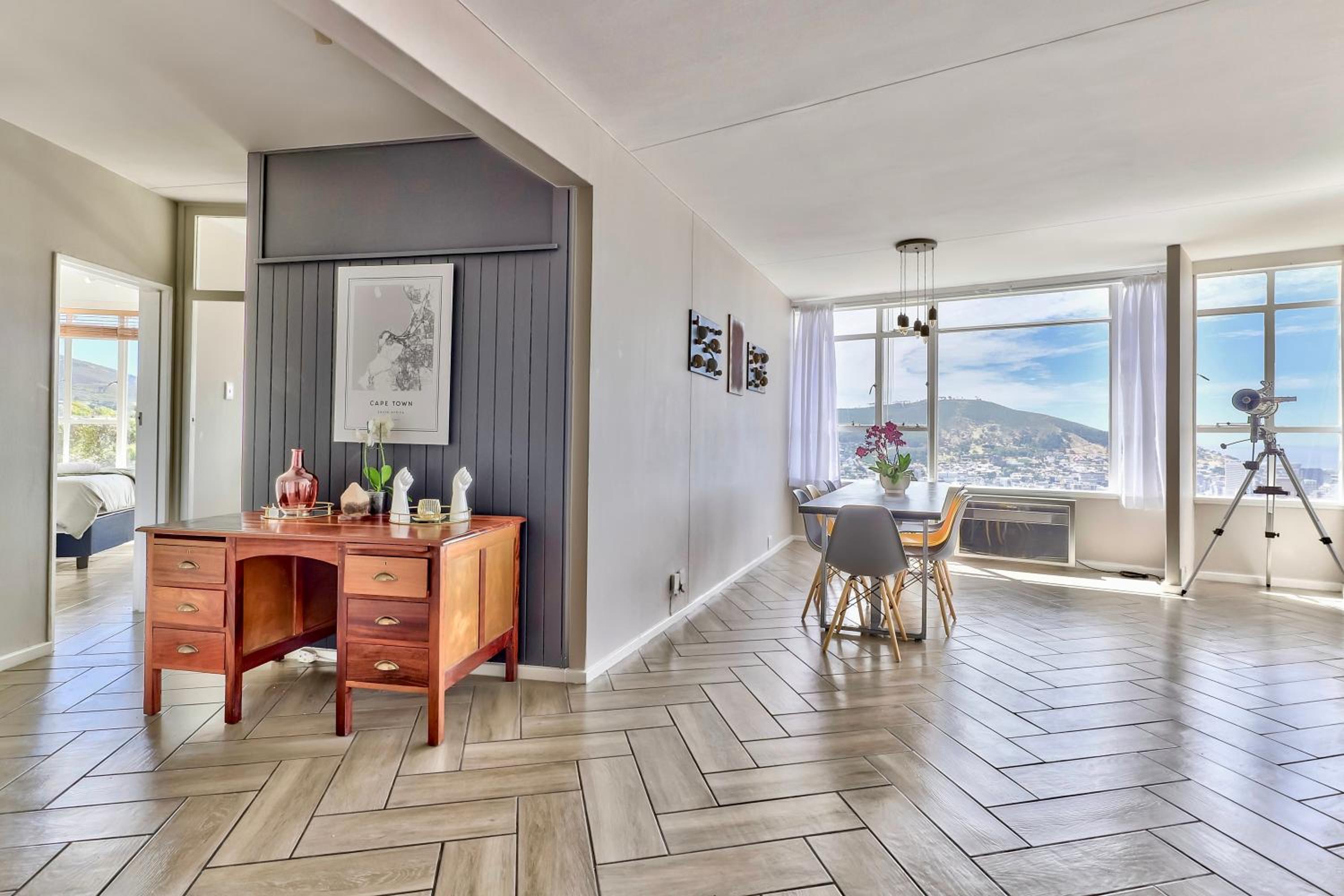The Scenic Disa Park Apartment, Table Mountain, City & Ocean views view 2
