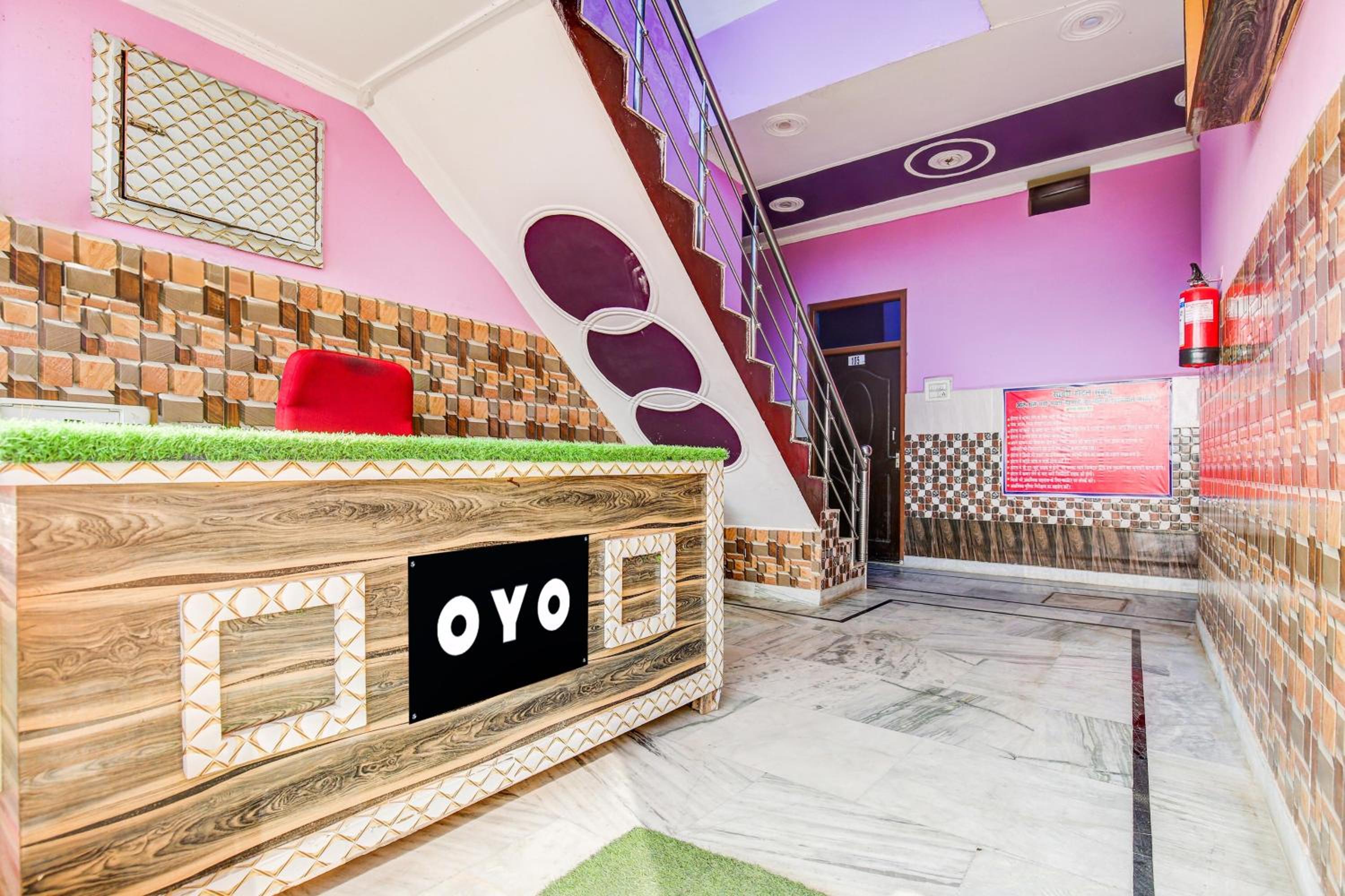 Lobby & Reception