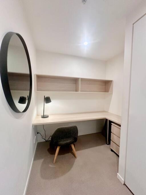 Hamilton Riverside Luxury Apartment w Carpark