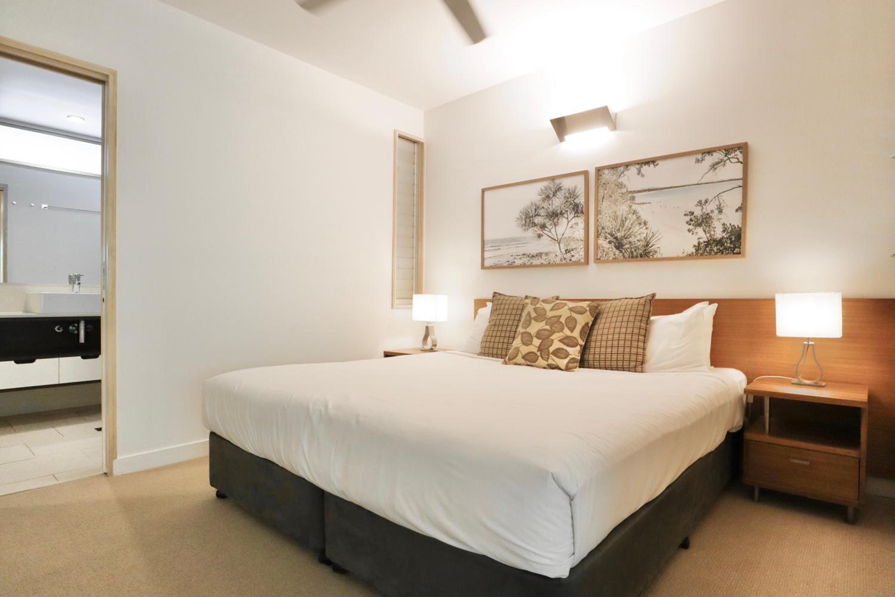 Restful rainforest retreat mins from Hastings st 9407