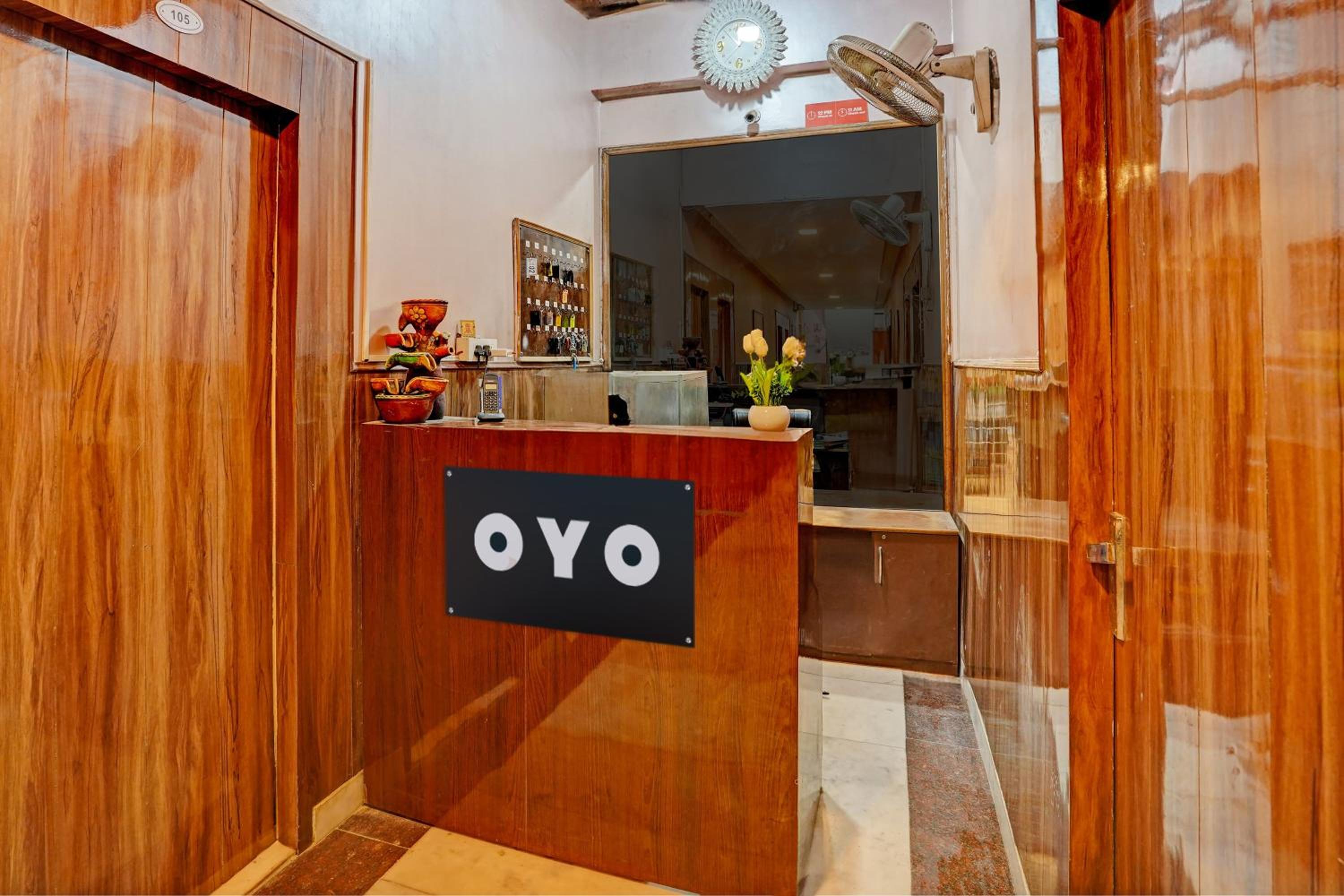 Hotel O Greno House Near PVR Ansal Plaza Greater Noida view 3