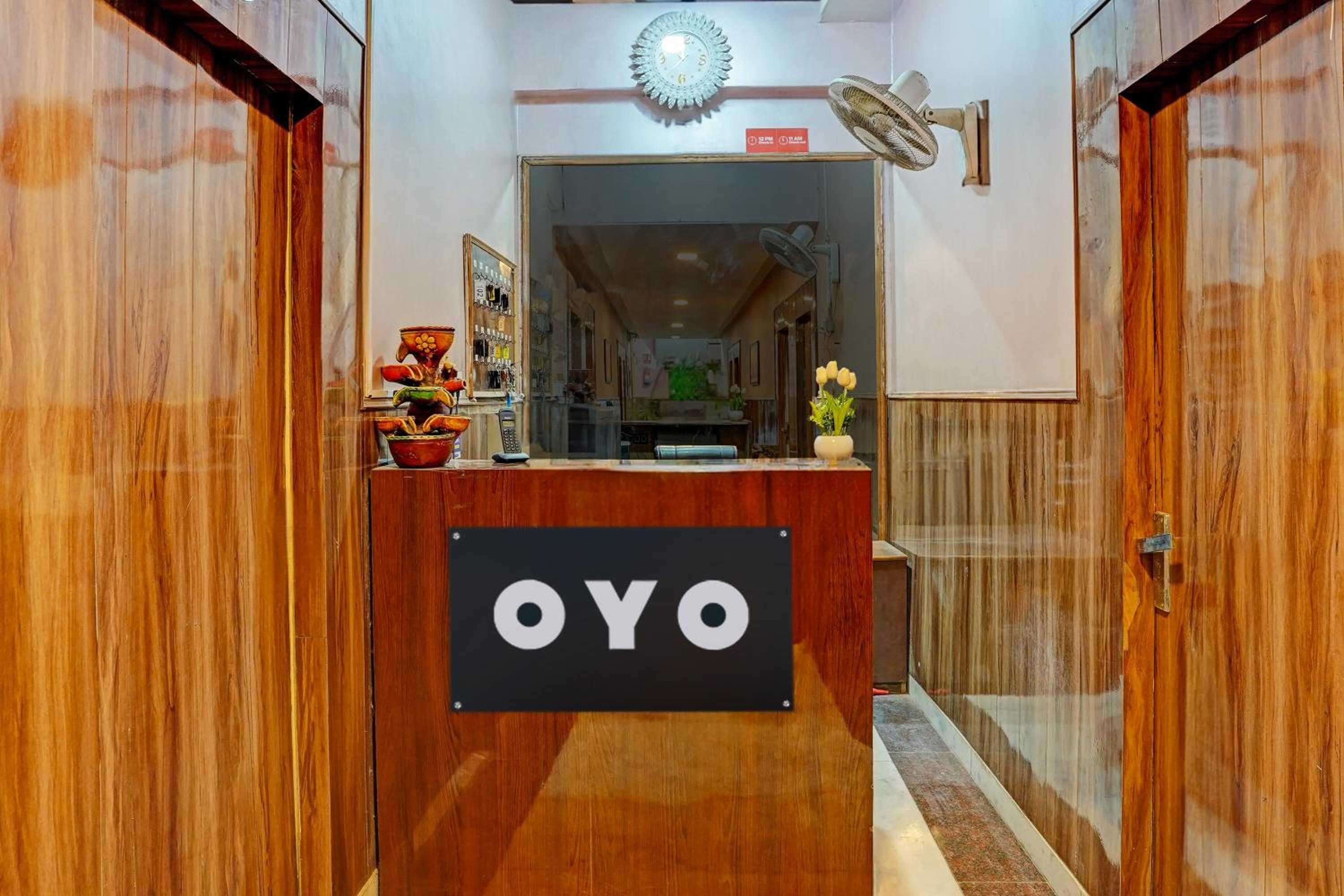 Hotel O Greno House Near PVR Ansal Plaza Greater Noida view 4