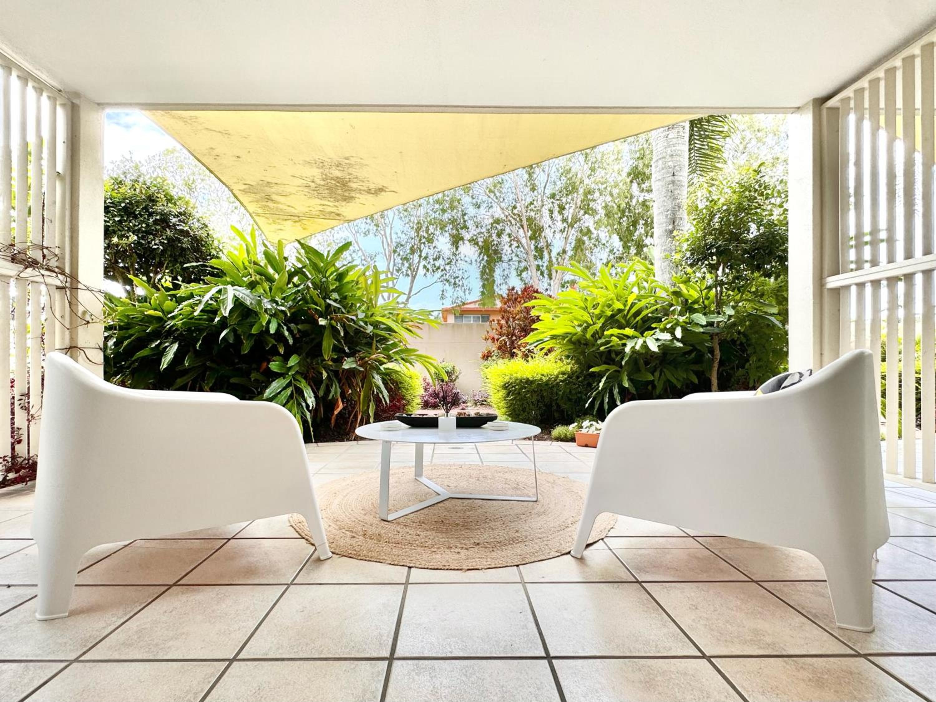 Pet friendly walk to Hastings St or Noosa River 11ATS