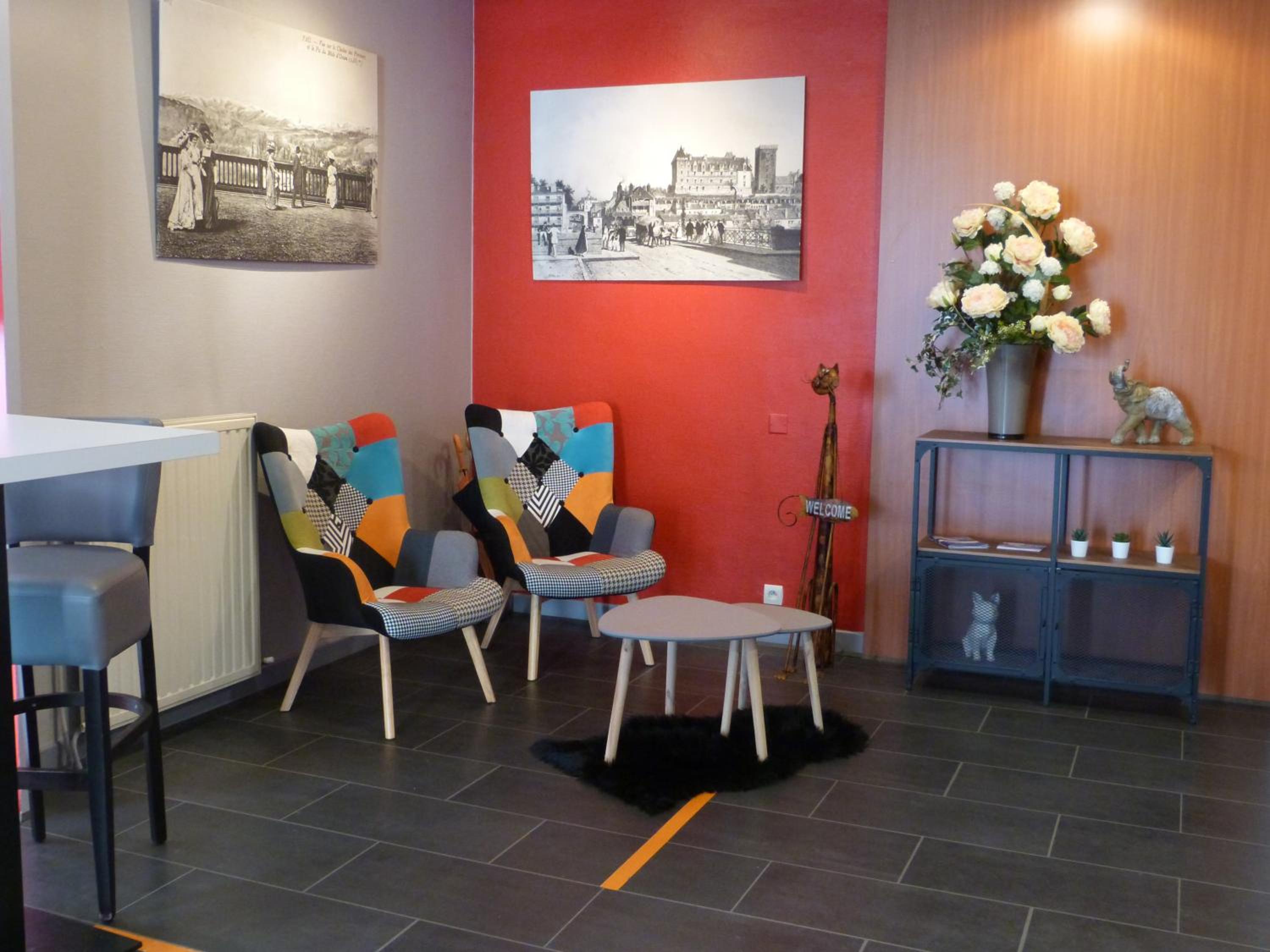 Pau Vacations - Cit'Hotel Atlantic Hotel - Property Image 3