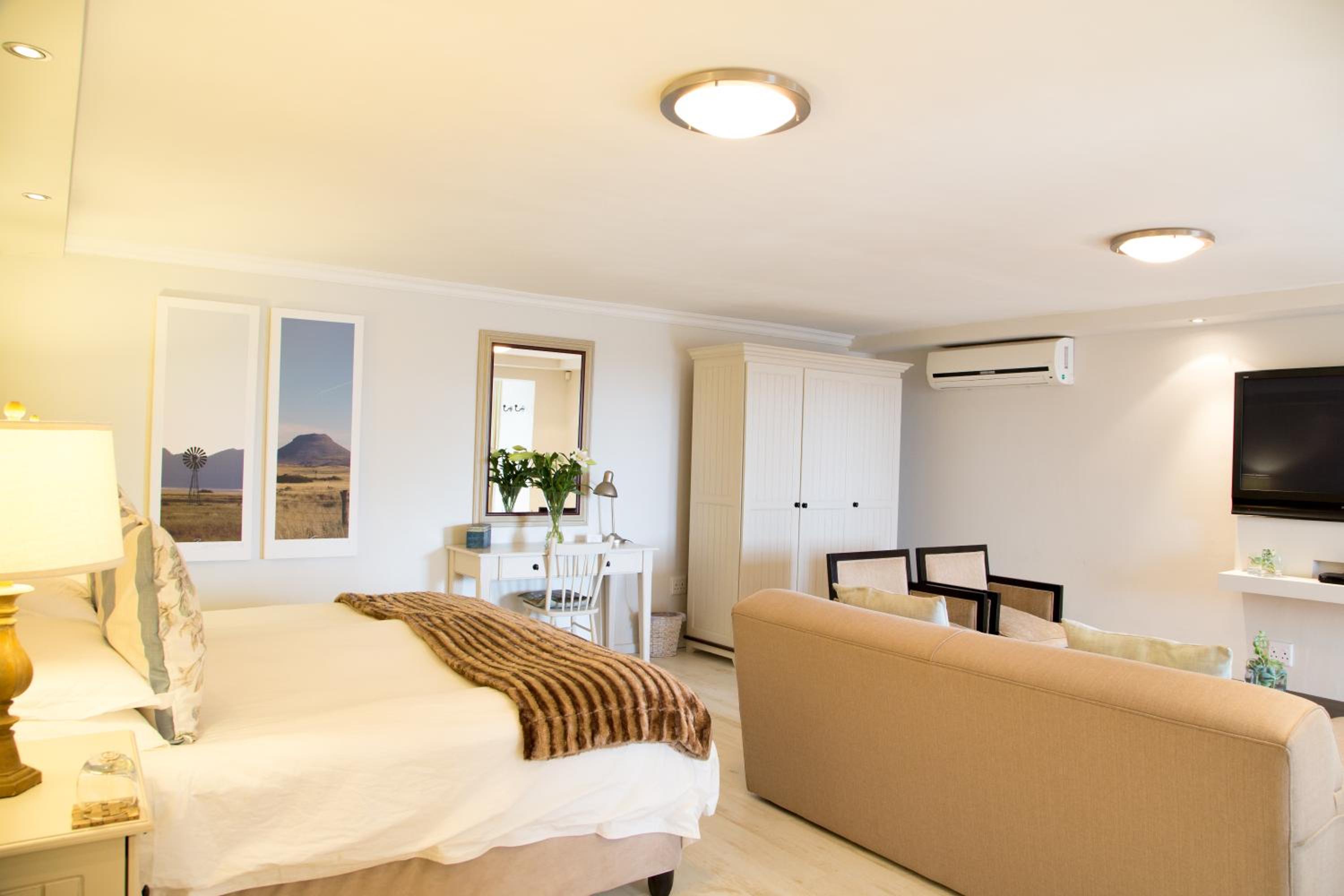 Four Palms Accommodation