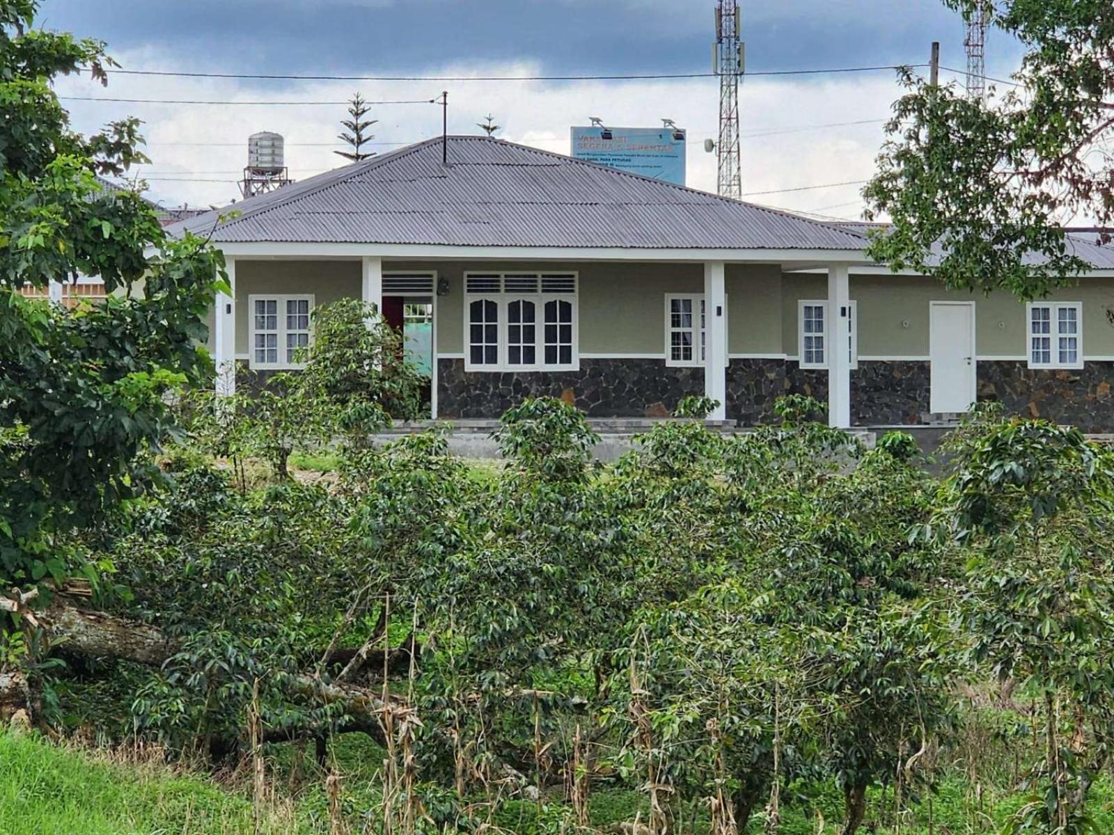 Porlak Hebron Family Homestay Silangit view 4