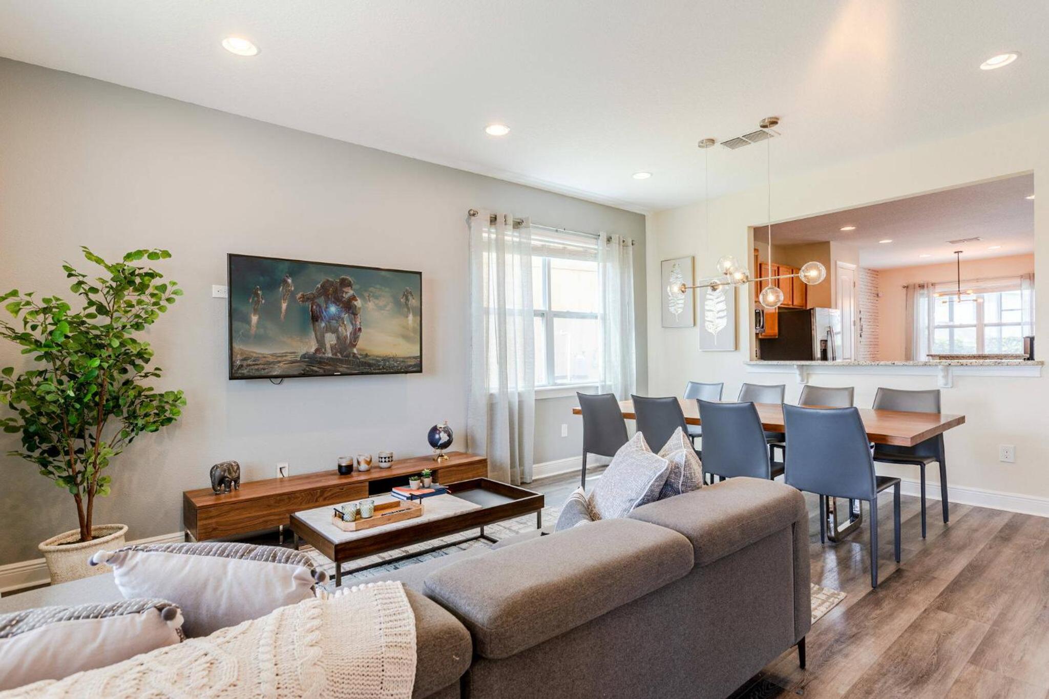 Encore Resort 6 Bedroom Home with Pool 2300