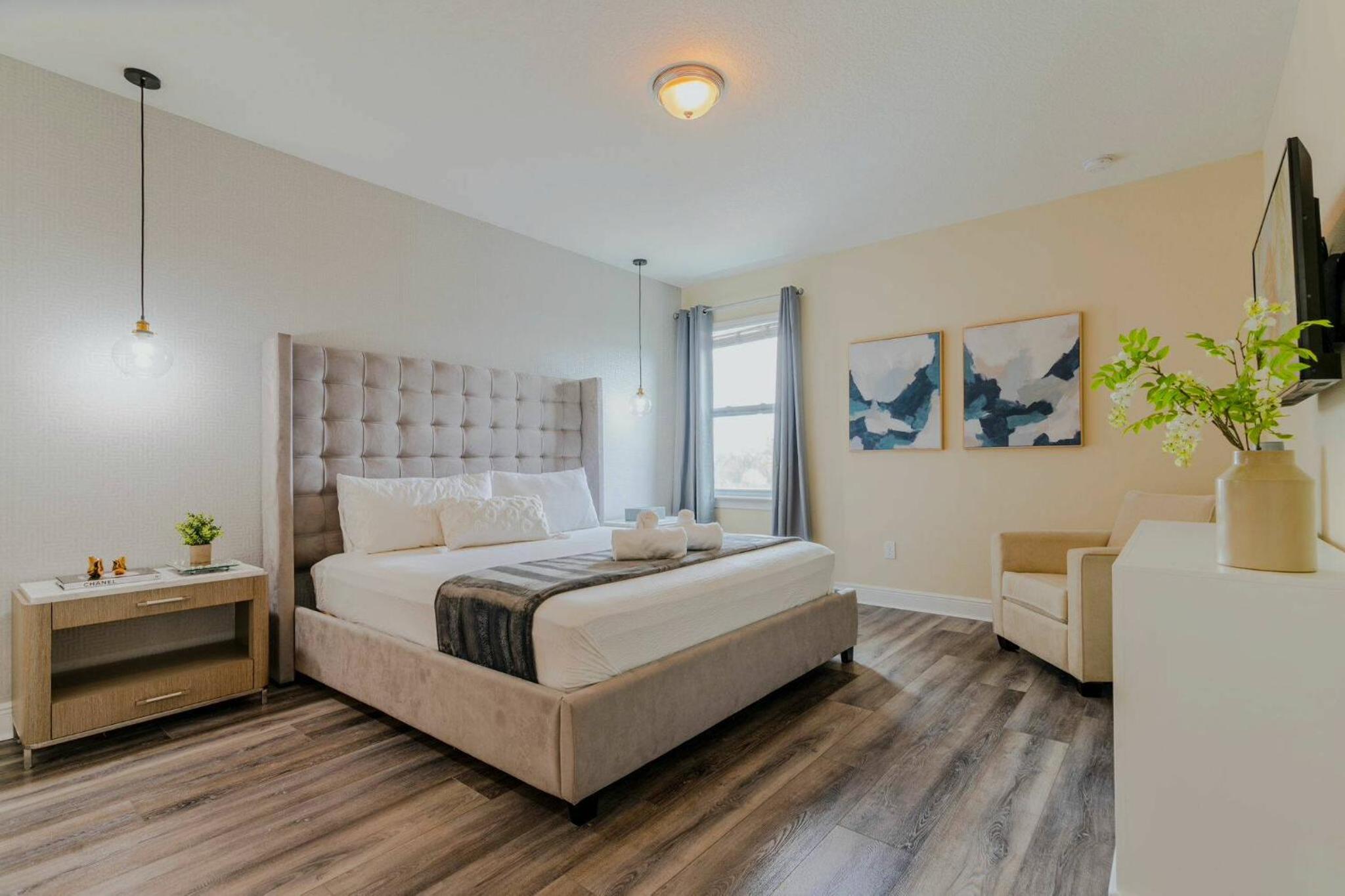 Encore Resort 6 Bedroom Home with Pool 2300