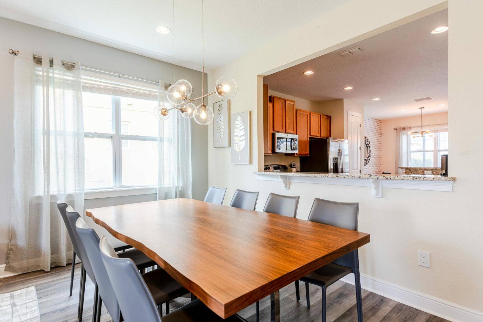 Encore Resort 6 Bedroom Home with Pool 2300