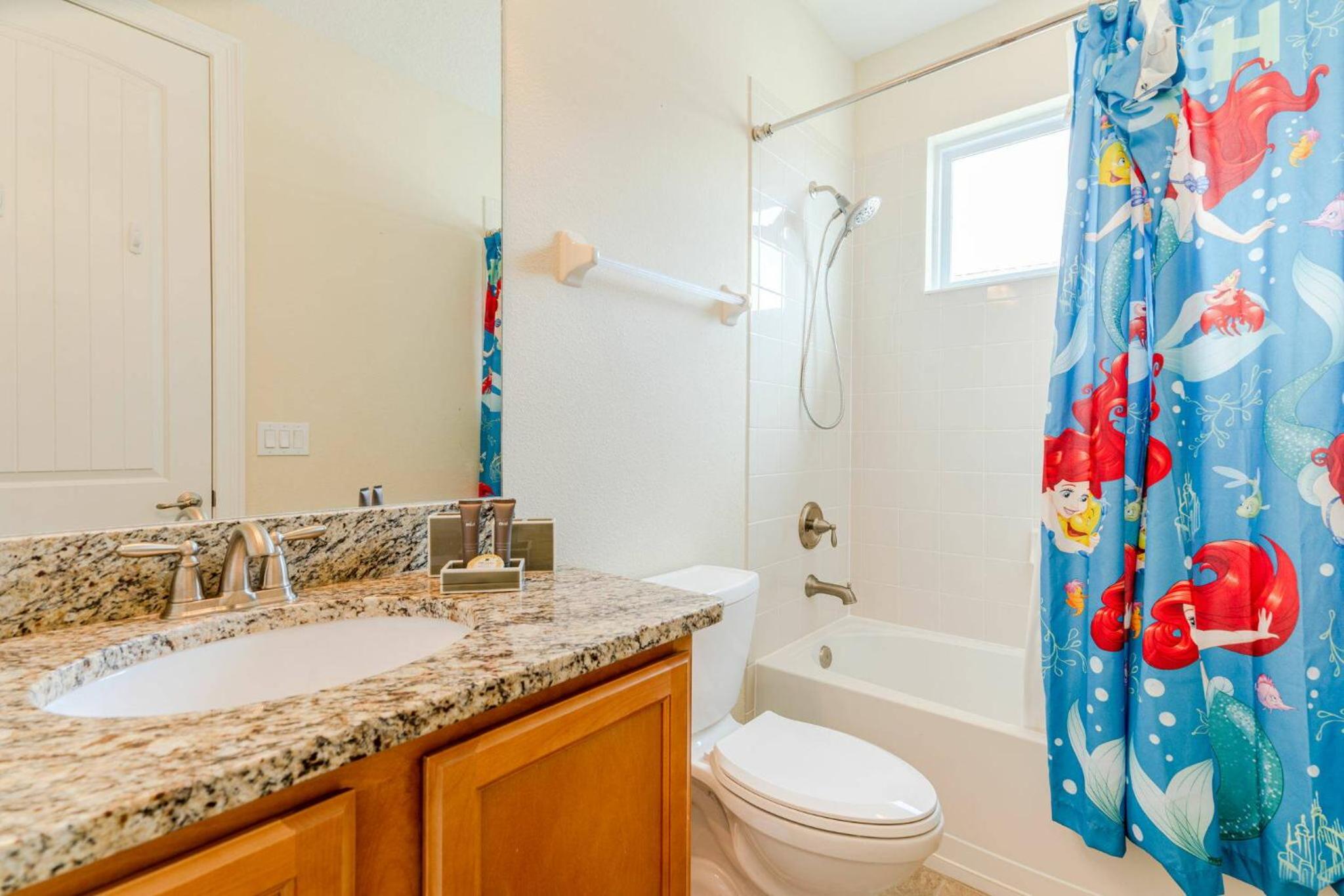 Encore Resort 6 Bedroom Home with Pool 2300