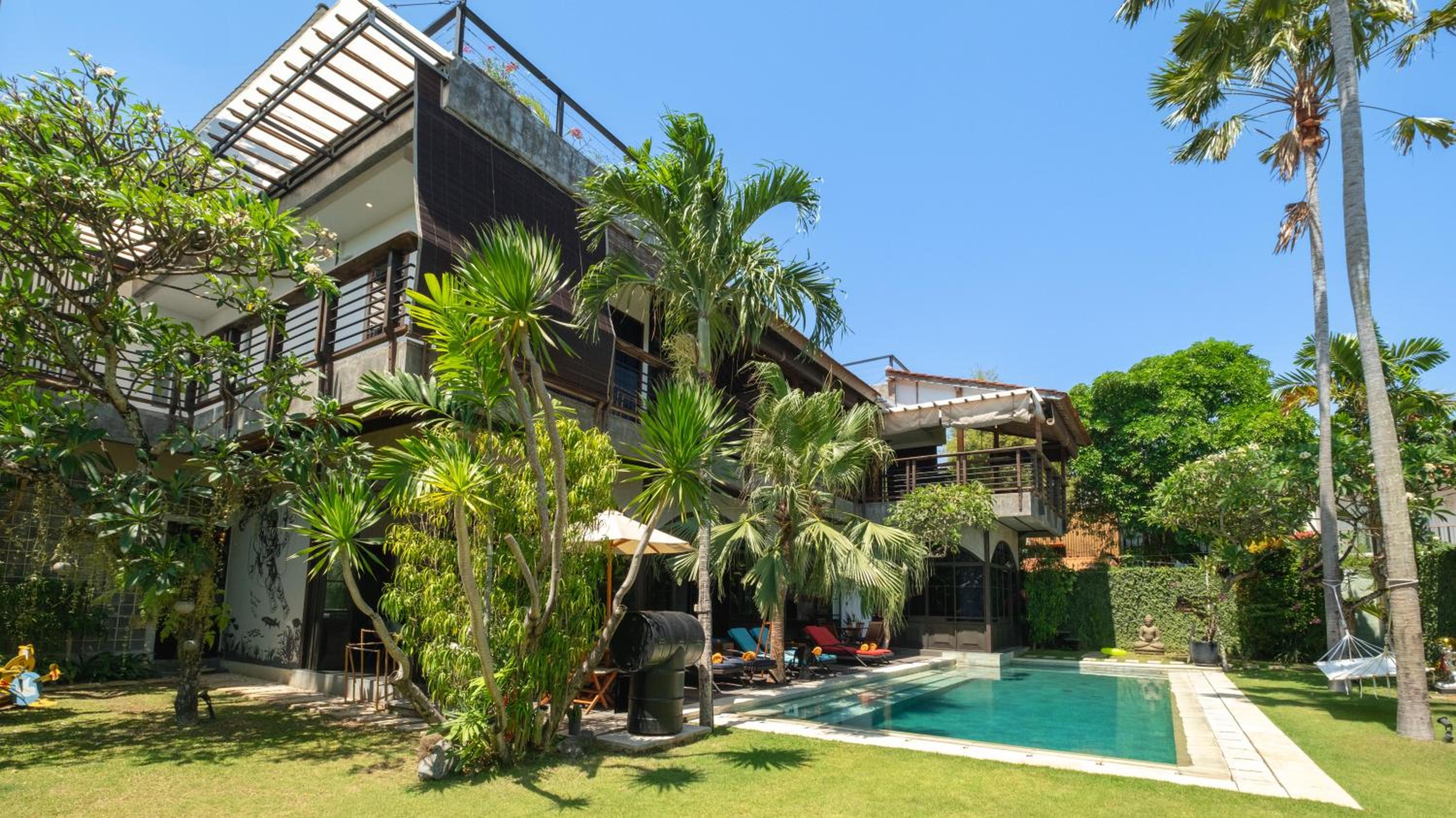 NicoNico Mansion by Villa Finder view 2