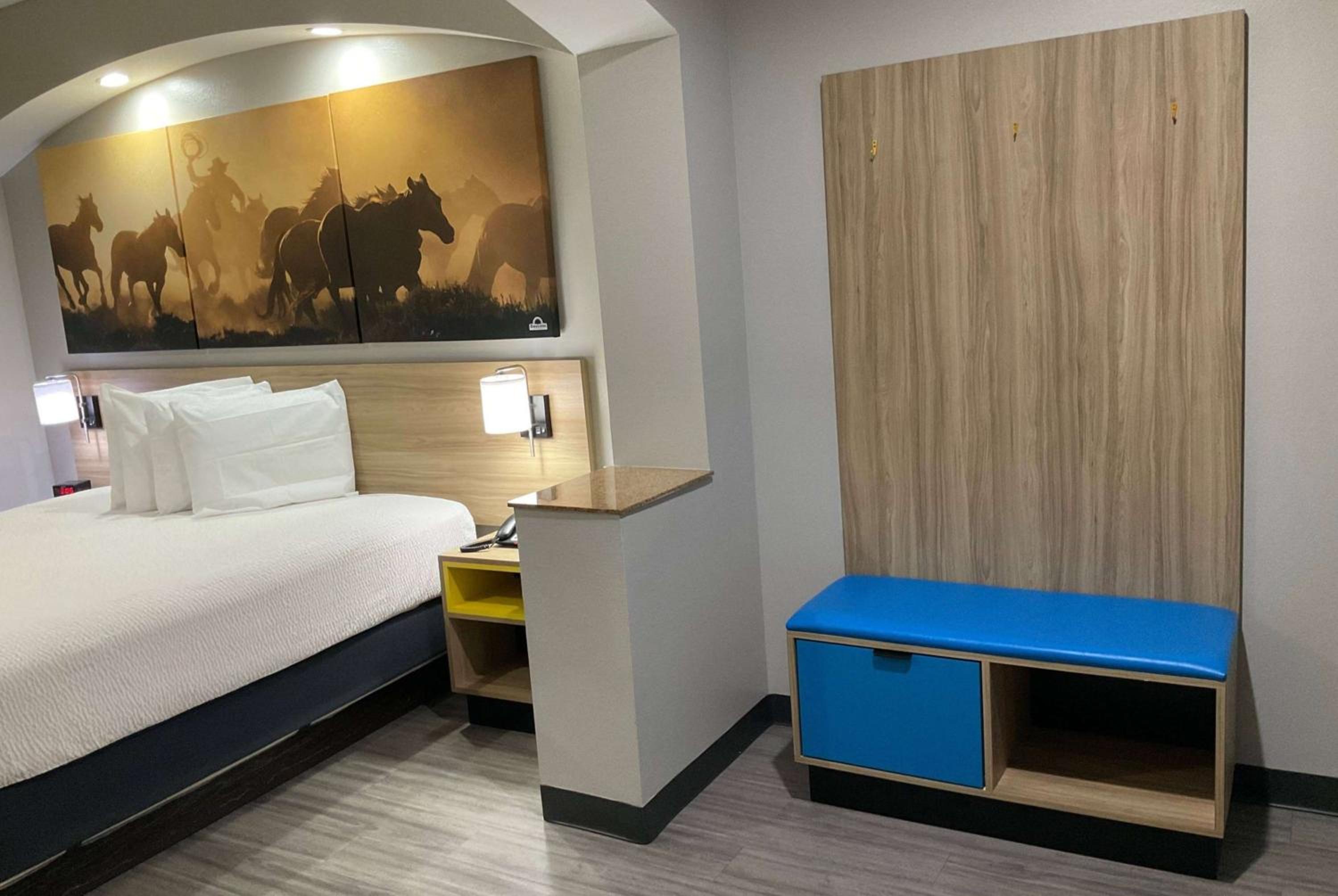 Days Inn by Wyndham Humble/Houston Intercontinental Airport - Property Image 36