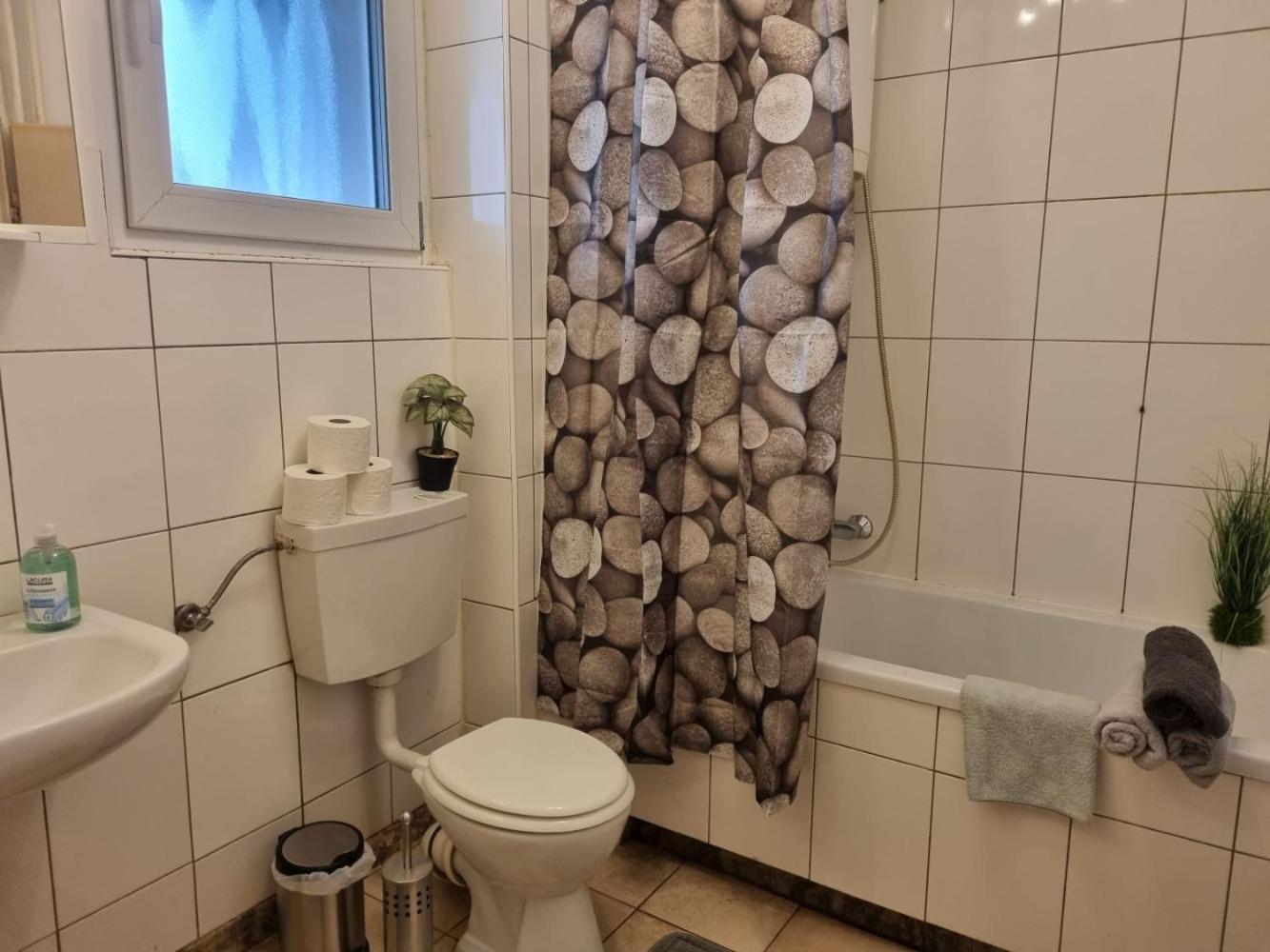 Offenbach Vacations - Vibrantly styled Apartment in Offenbach - Property Image 8
