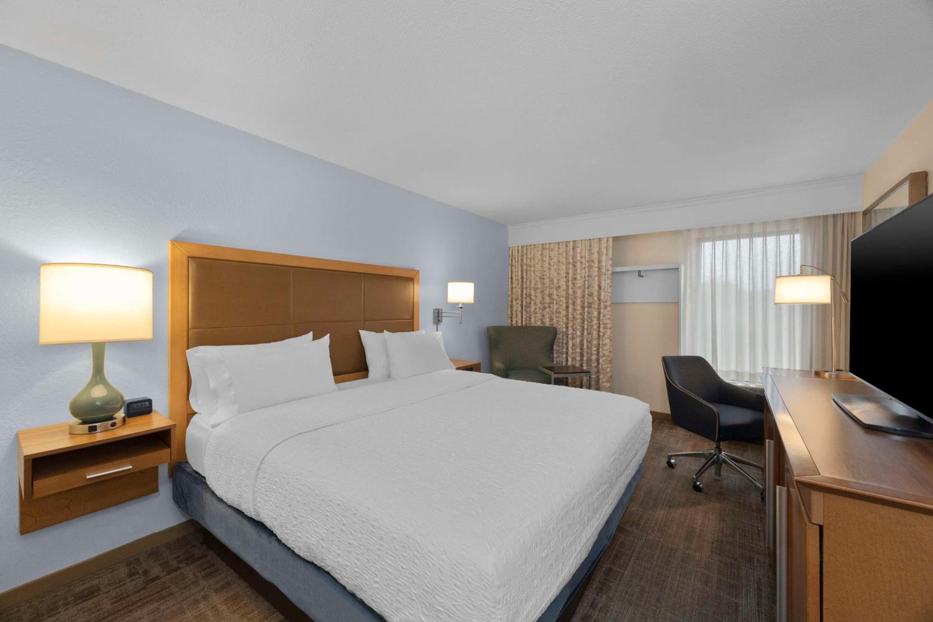Milford Vacations - Hampton Inn by Hilton Milford - Property Image 17