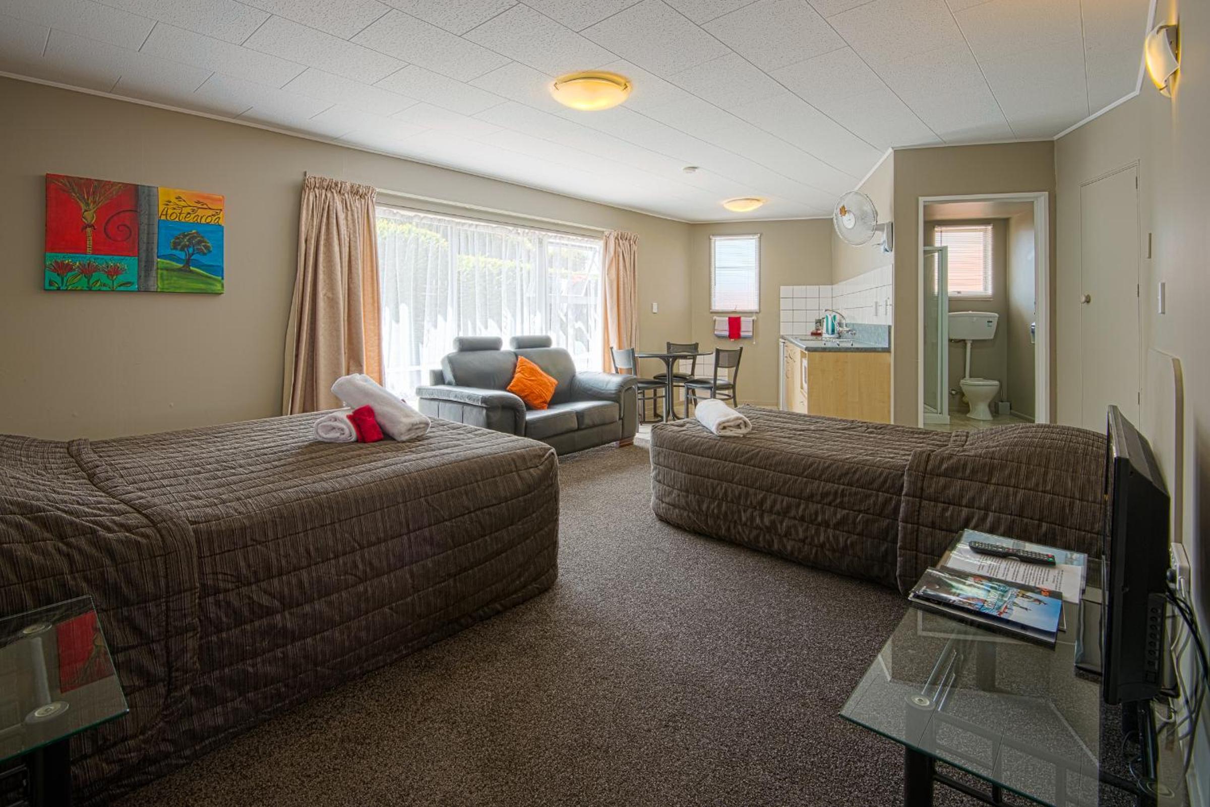 Manuka Crescent Motel