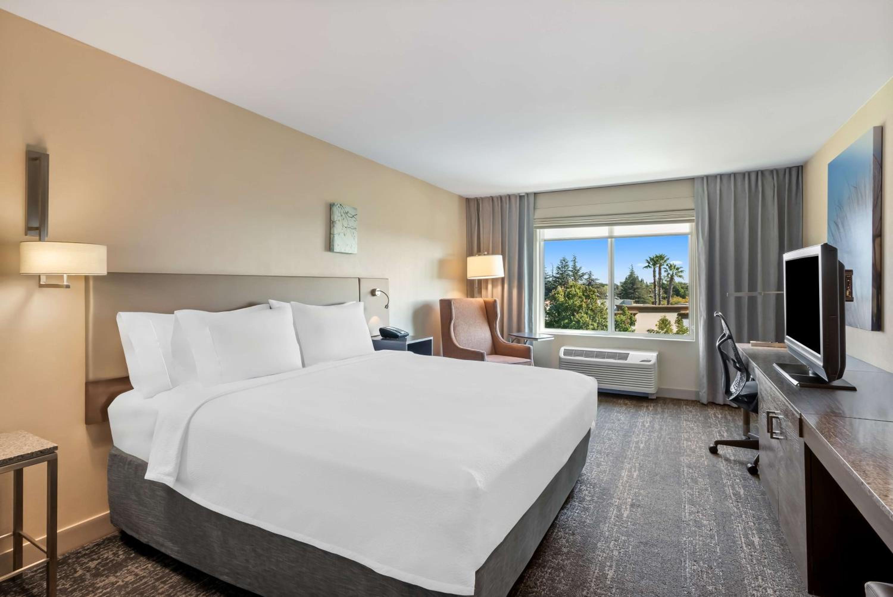 Fairfield Vacations - Hilton Garden Inn Fairfield - Property Image 14