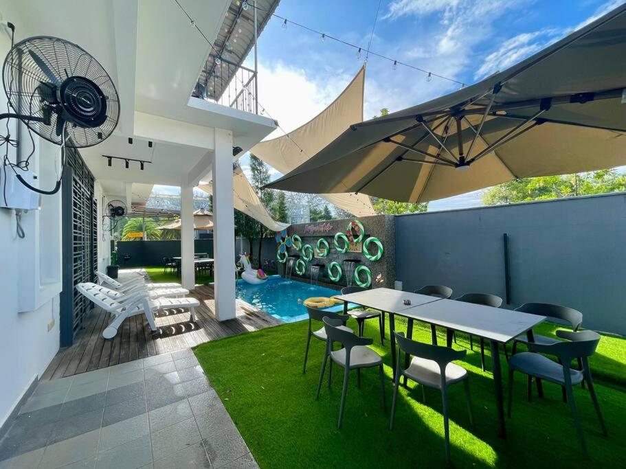 Private Pool Modern Holiday Home Mount Austin JB
