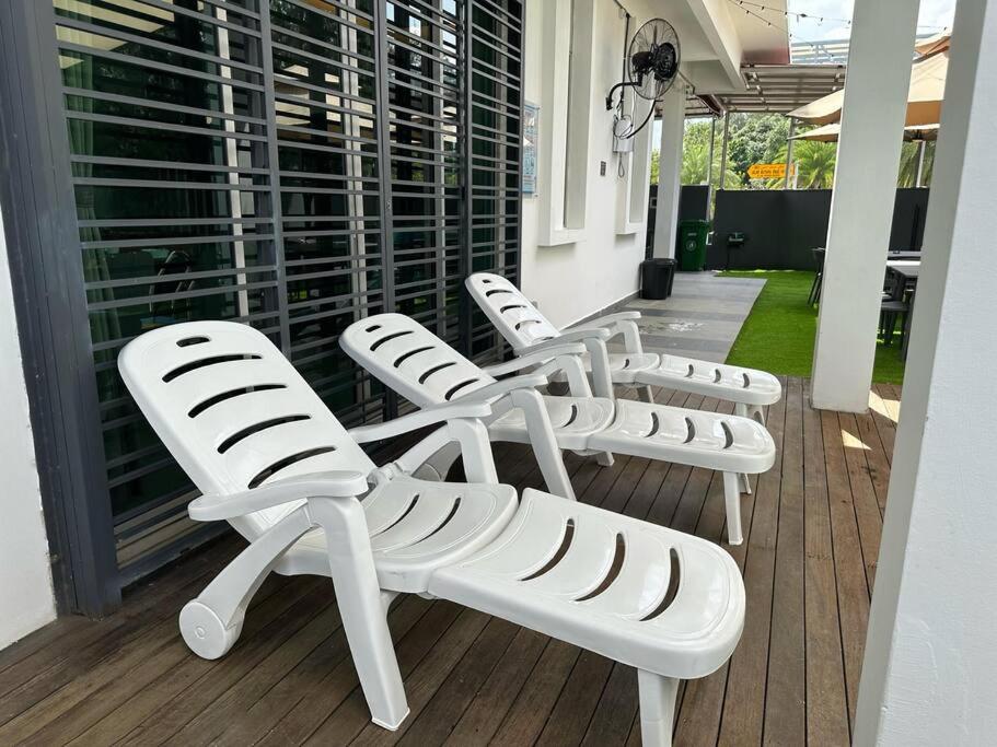 Private Pool Modern Holiday Home Mount Austin JB