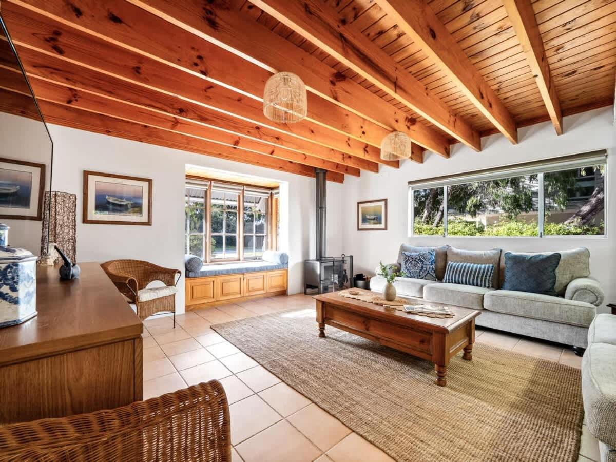 Beachfront Bliss, waterfront Geographe bay