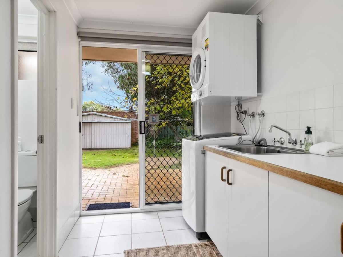 Beachfront Bliss, waterfront Geographe bay