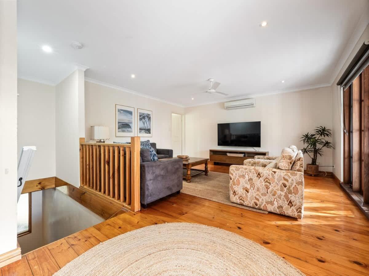 Beachfront Bliss, waterfront Geographe bay