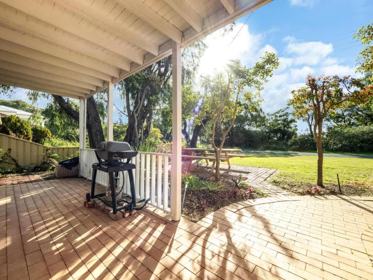 Beachfront Bliss, waterfront Geographe bay