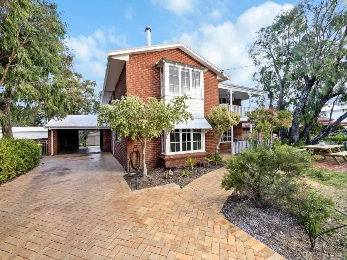 Beachfront Bliss, waterfront Geographe bay