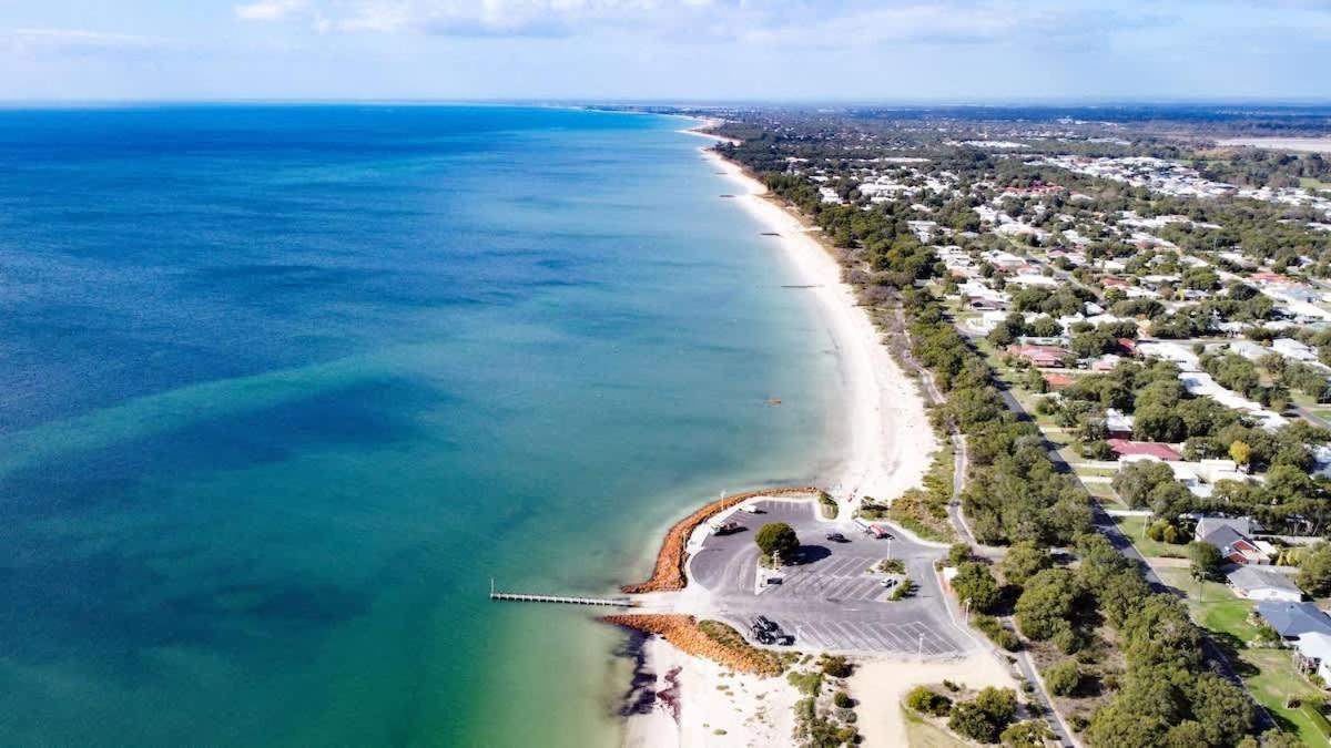 Beachfront Bliss, waterfront Geographe bay
