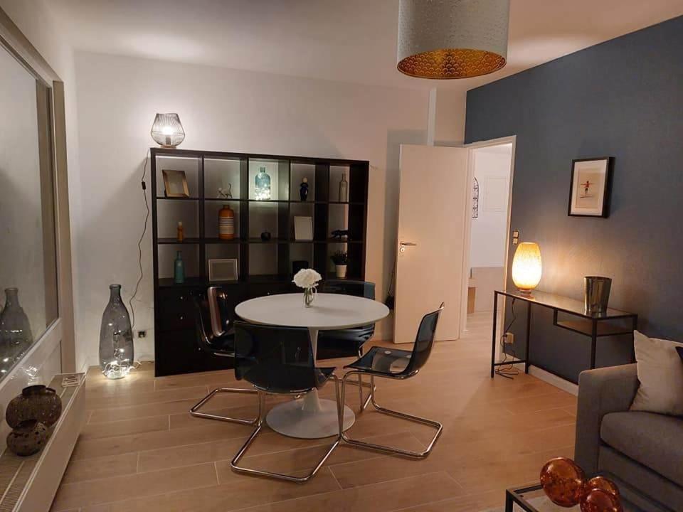 Elegant 2pcs Proche Bruxelles
