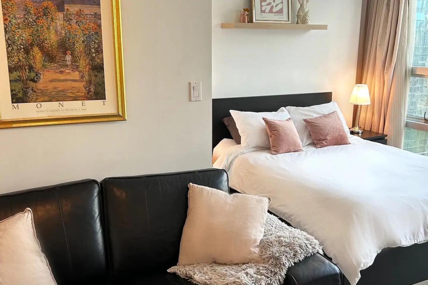 City Retreat With Views in the Heart of Downtown