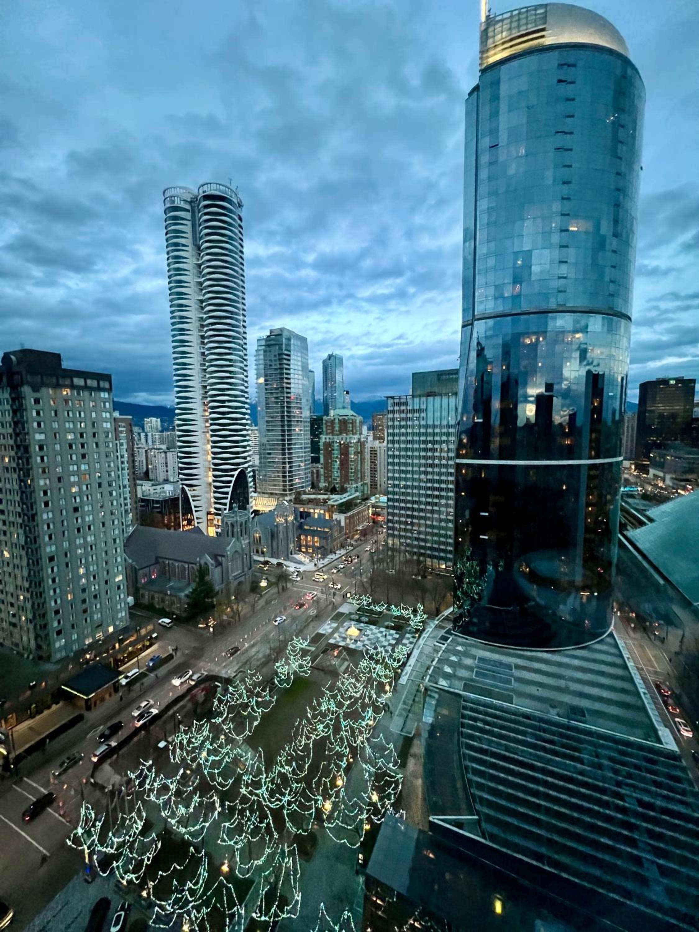 City Retreat With Views in the Heart of Downtown