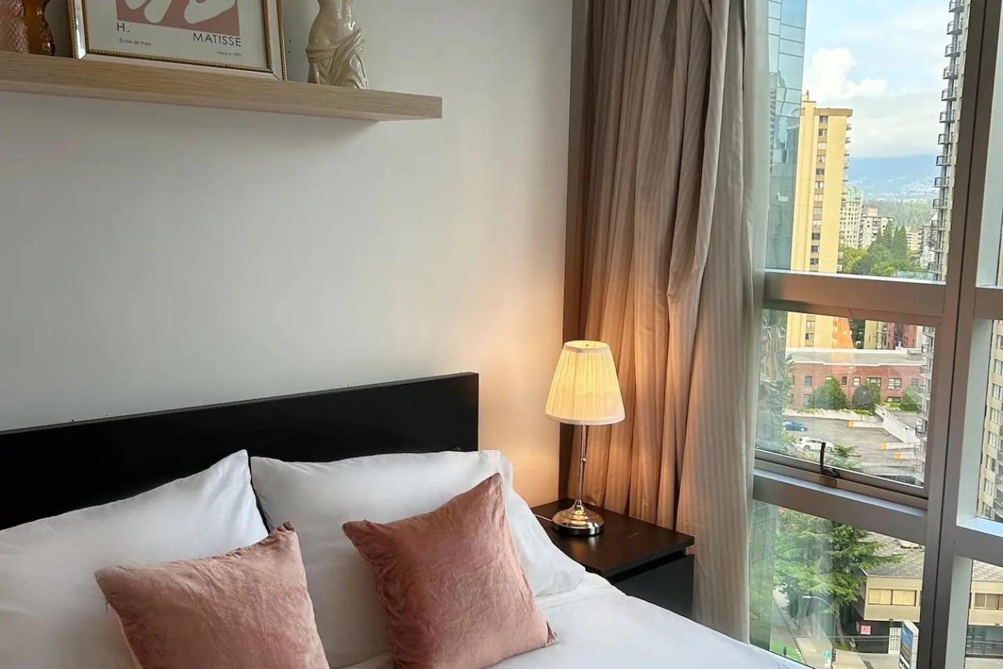 City Retreat With Views in the Heart of Downtown