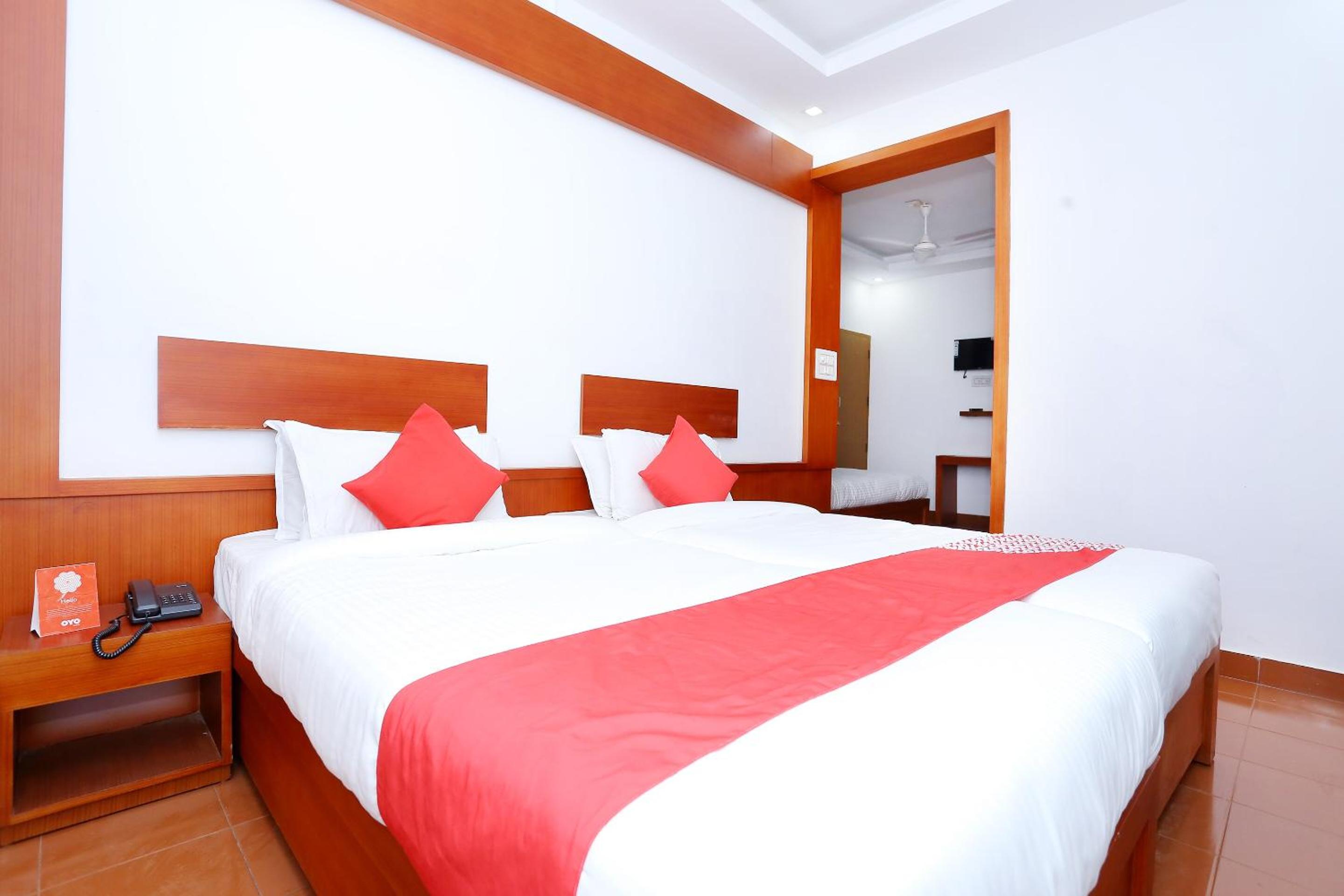 Hotel O Vadanappally Thrissur