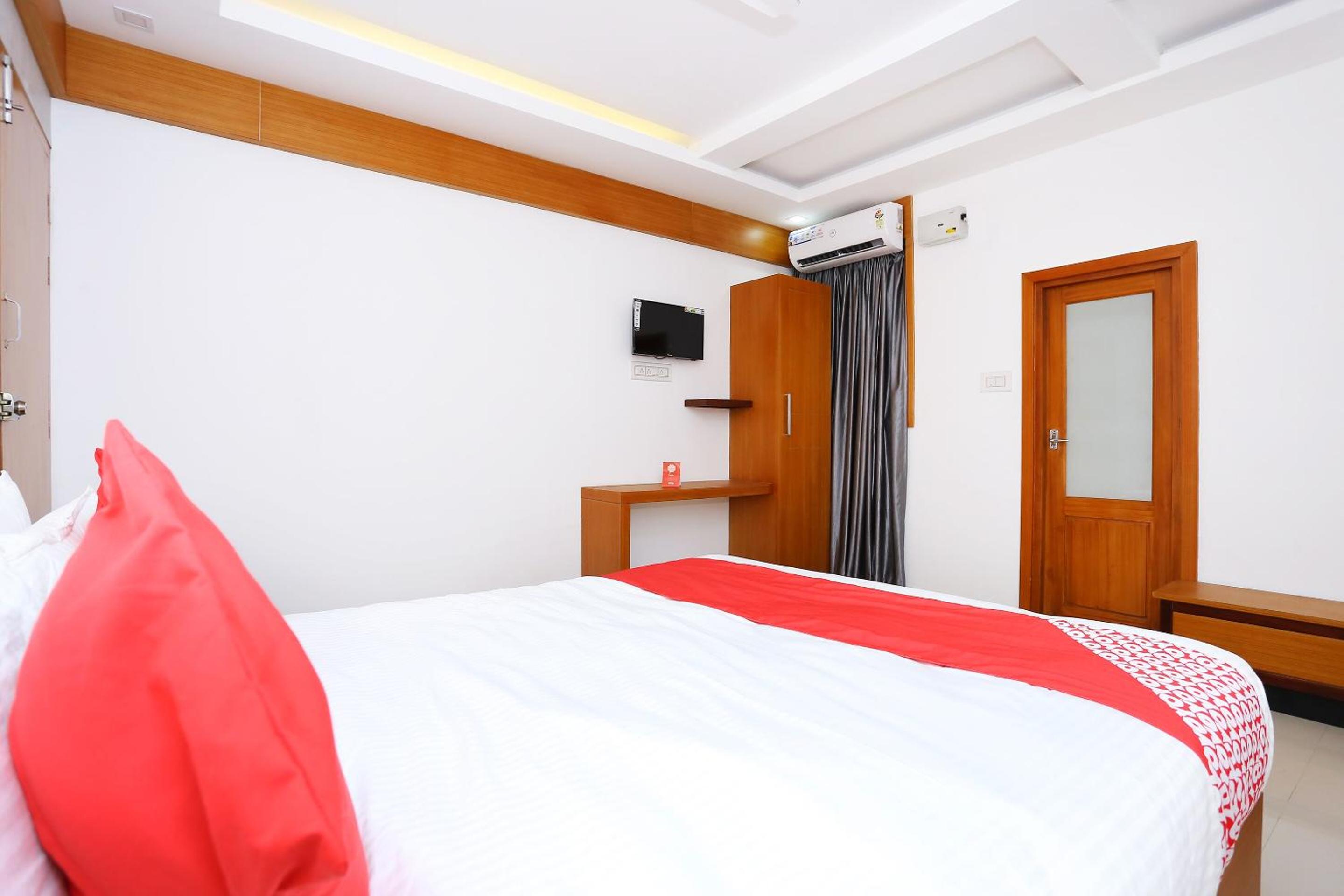 Hotel O Vadanappally Thrissur