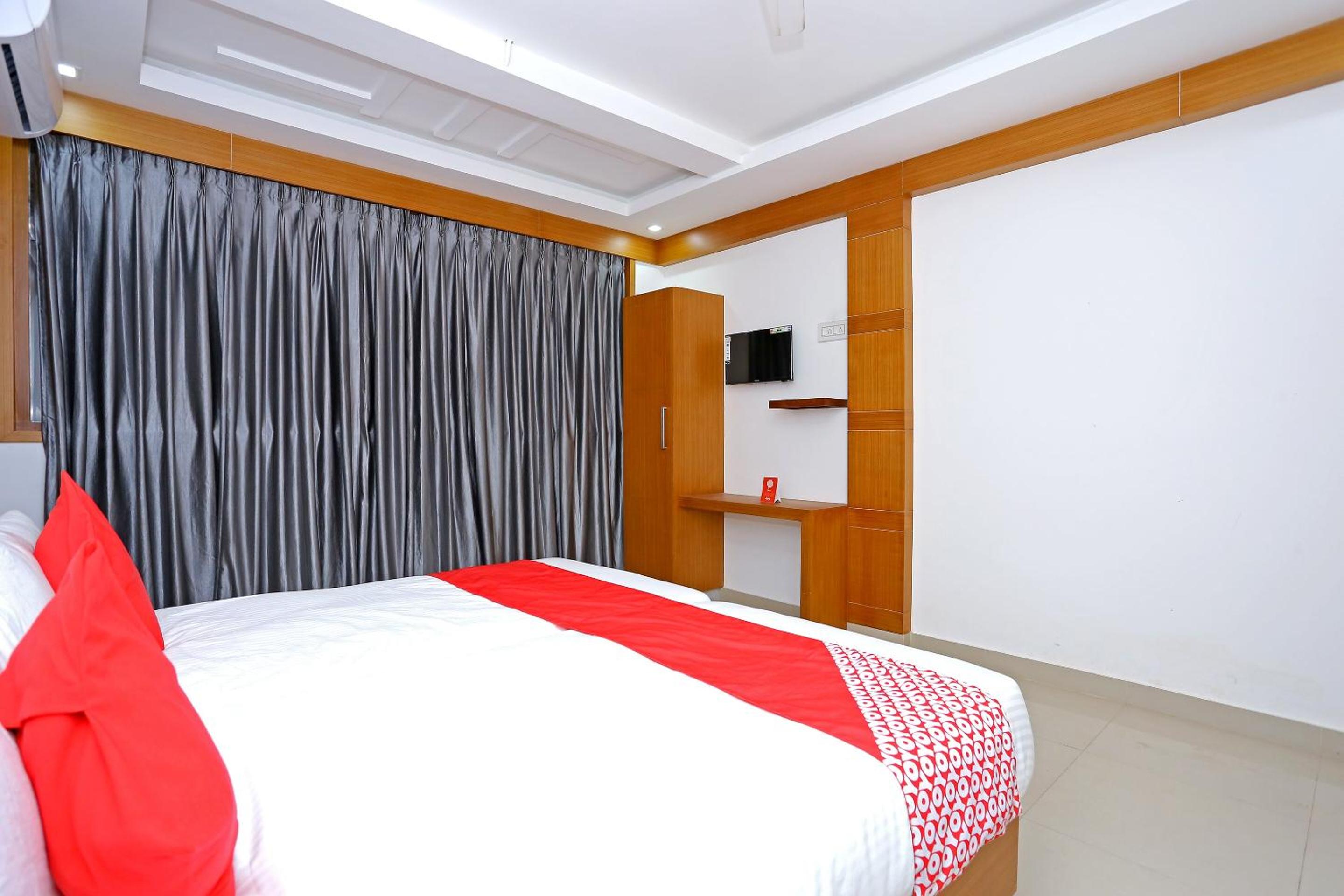 Hotel O Vadanappally Thrissur