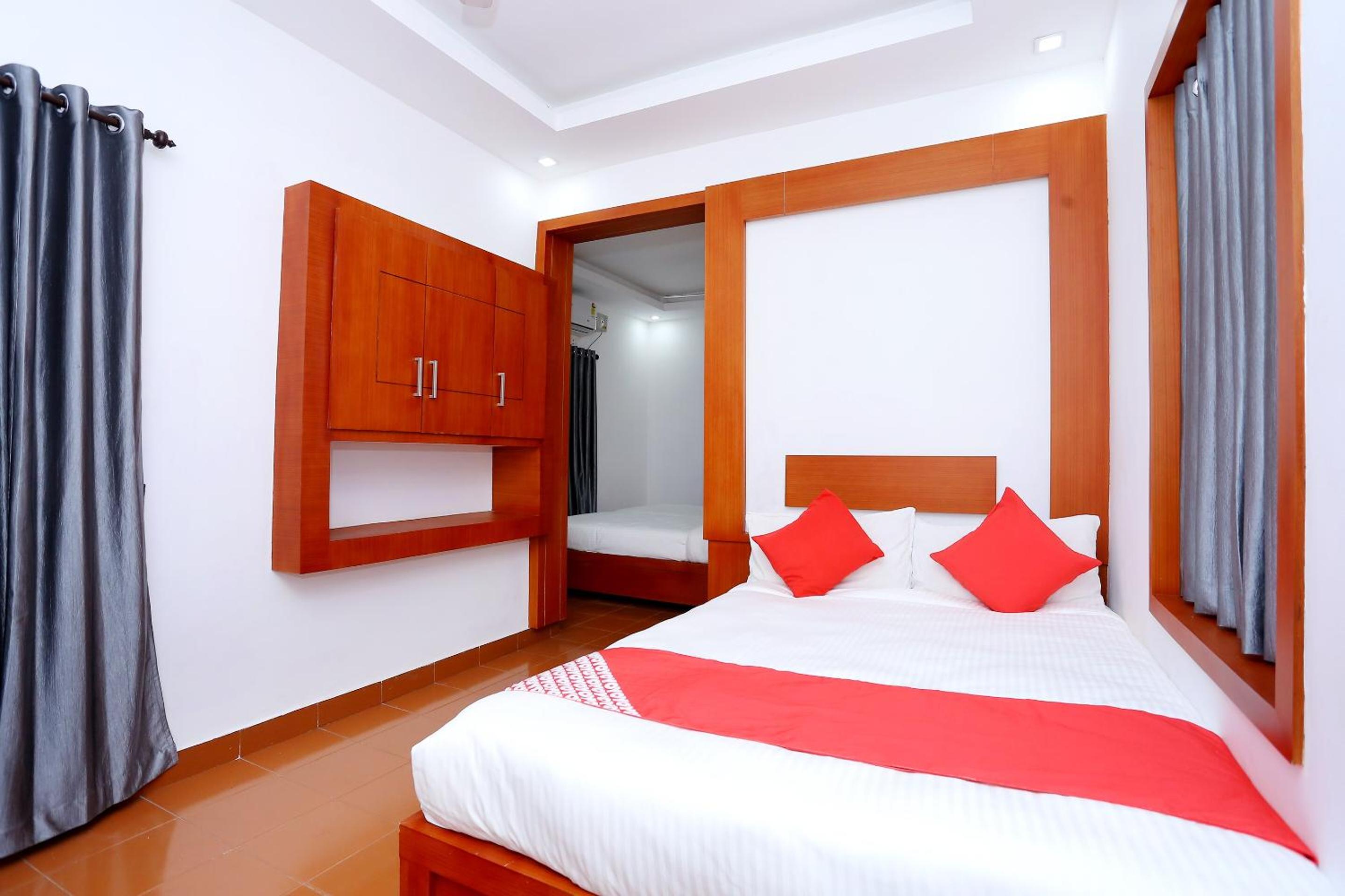Hotel O Vadanappally Thrissur