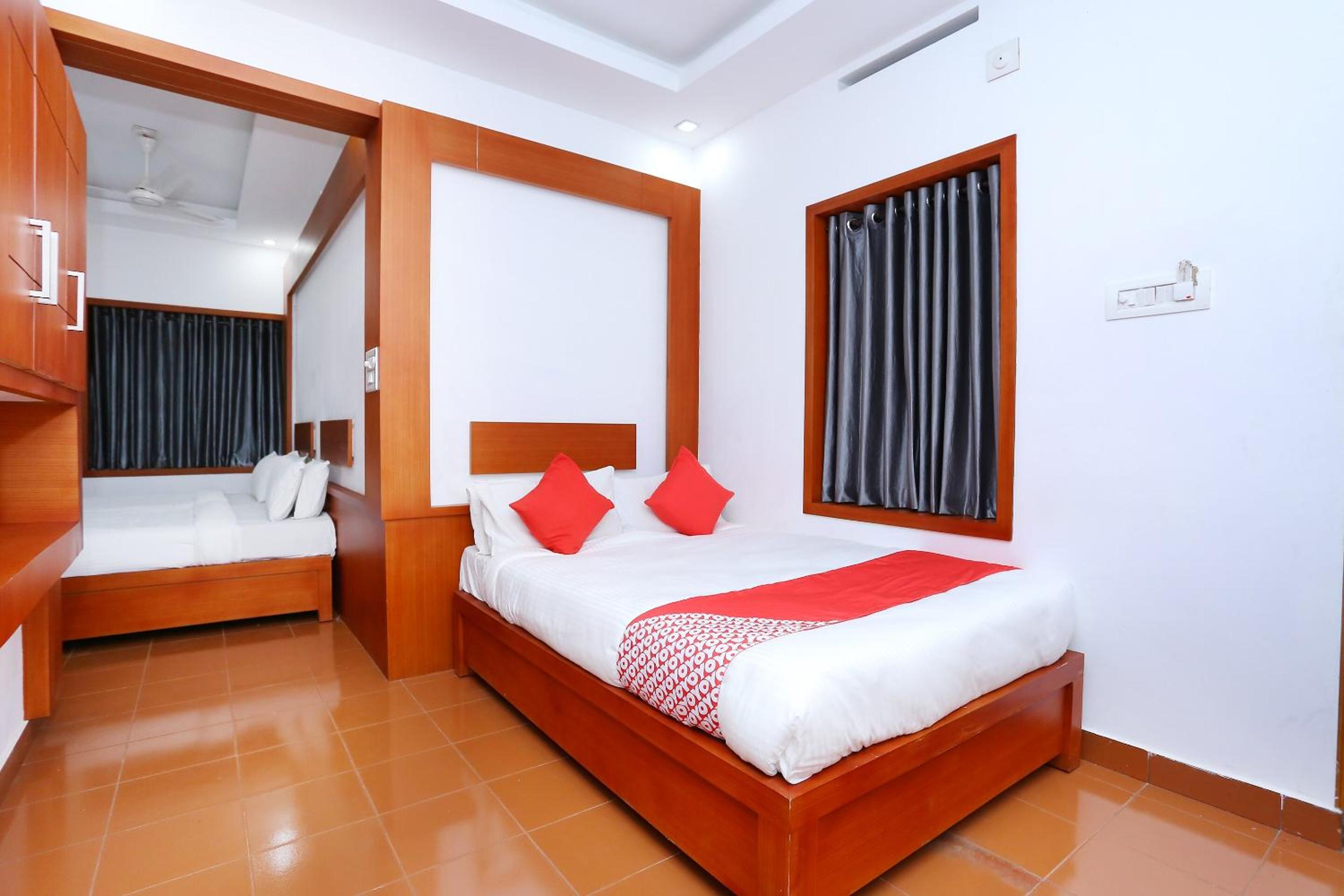 Hotel O Vadanappally Thrissur