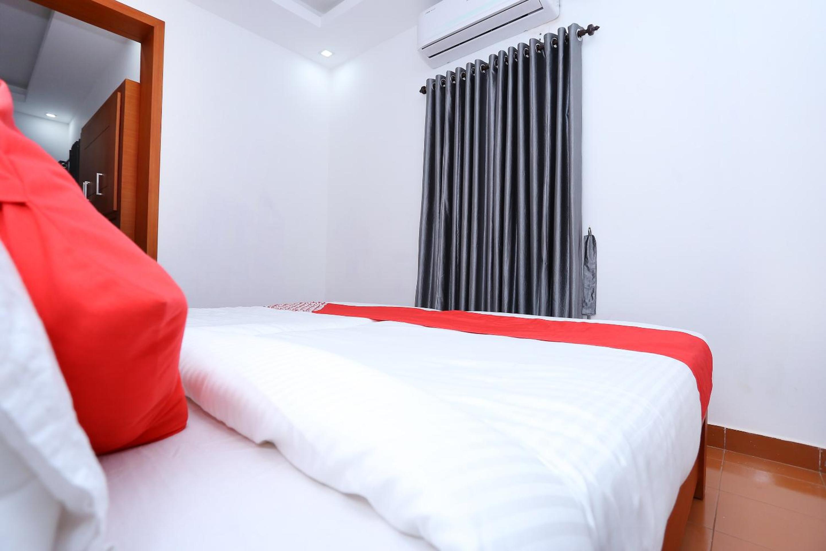 Hotel O Vadanappally Thrissur