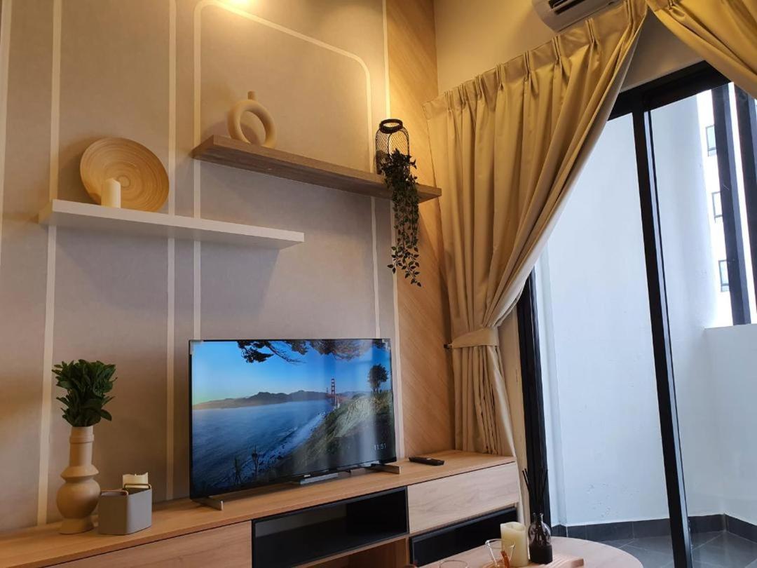 Cozy 2 bedrooms 4 pax Menjalara Near Desa Park City