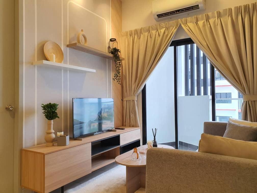 Cozy 2 bedrooms 4 pax Menjalara Near Desa Park City