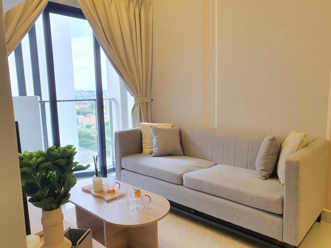 Cozy 2 bedrooms 4 pax Menjalara Near Desa Park City