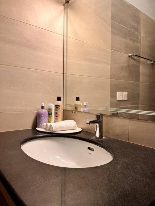 Luxury 2BHK, Central to Islamabad & Airport, High Floor Views, Self Check-In, Modern Comforts & Functional Design view 4