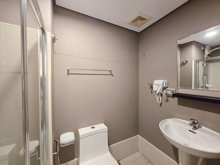 1BR Condotel with Balcony at SM Light Residences #LT10 view 5