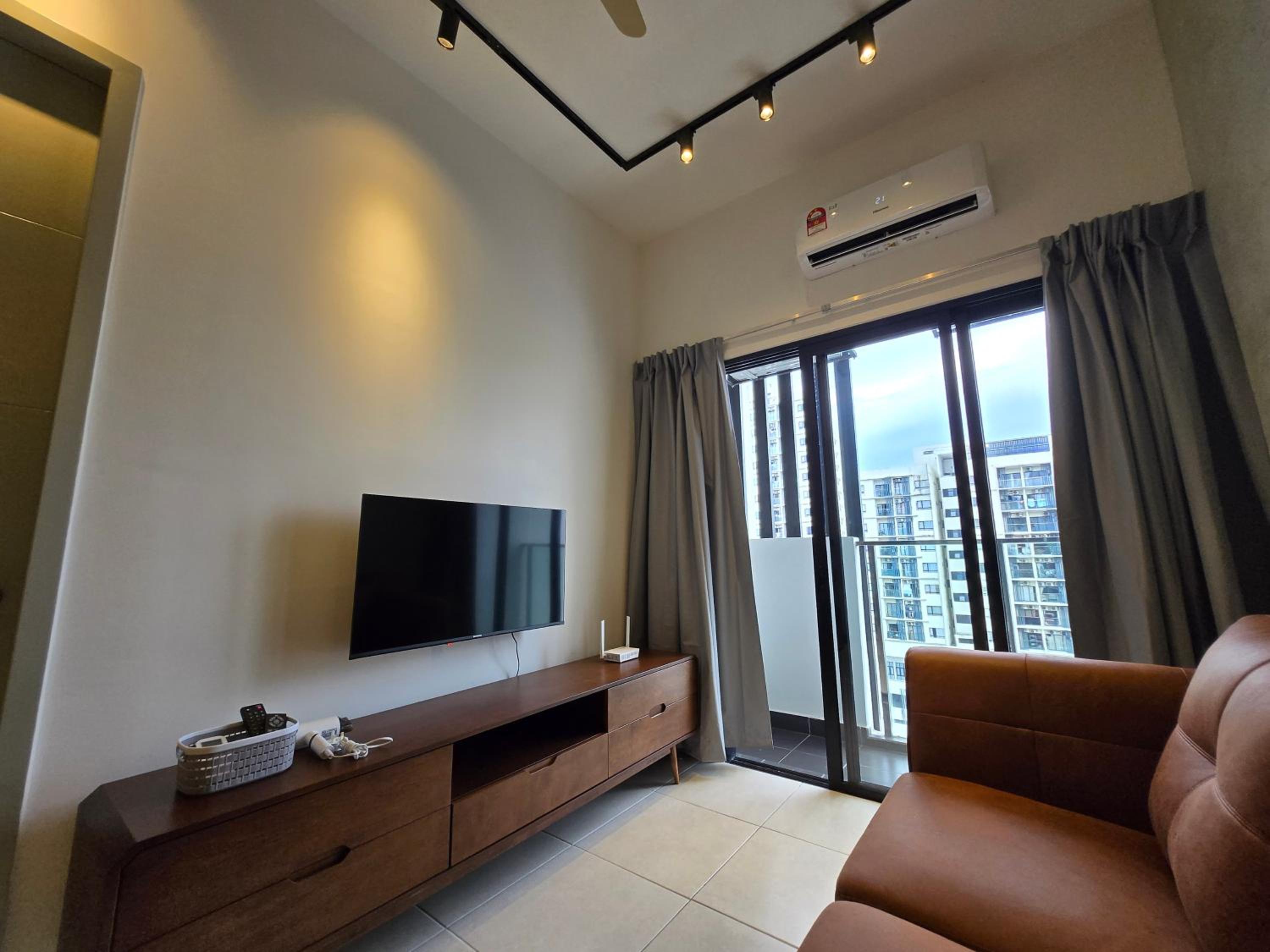 Cozy 2 bedrooms 4 pax Menjalara Near Desa Park City
