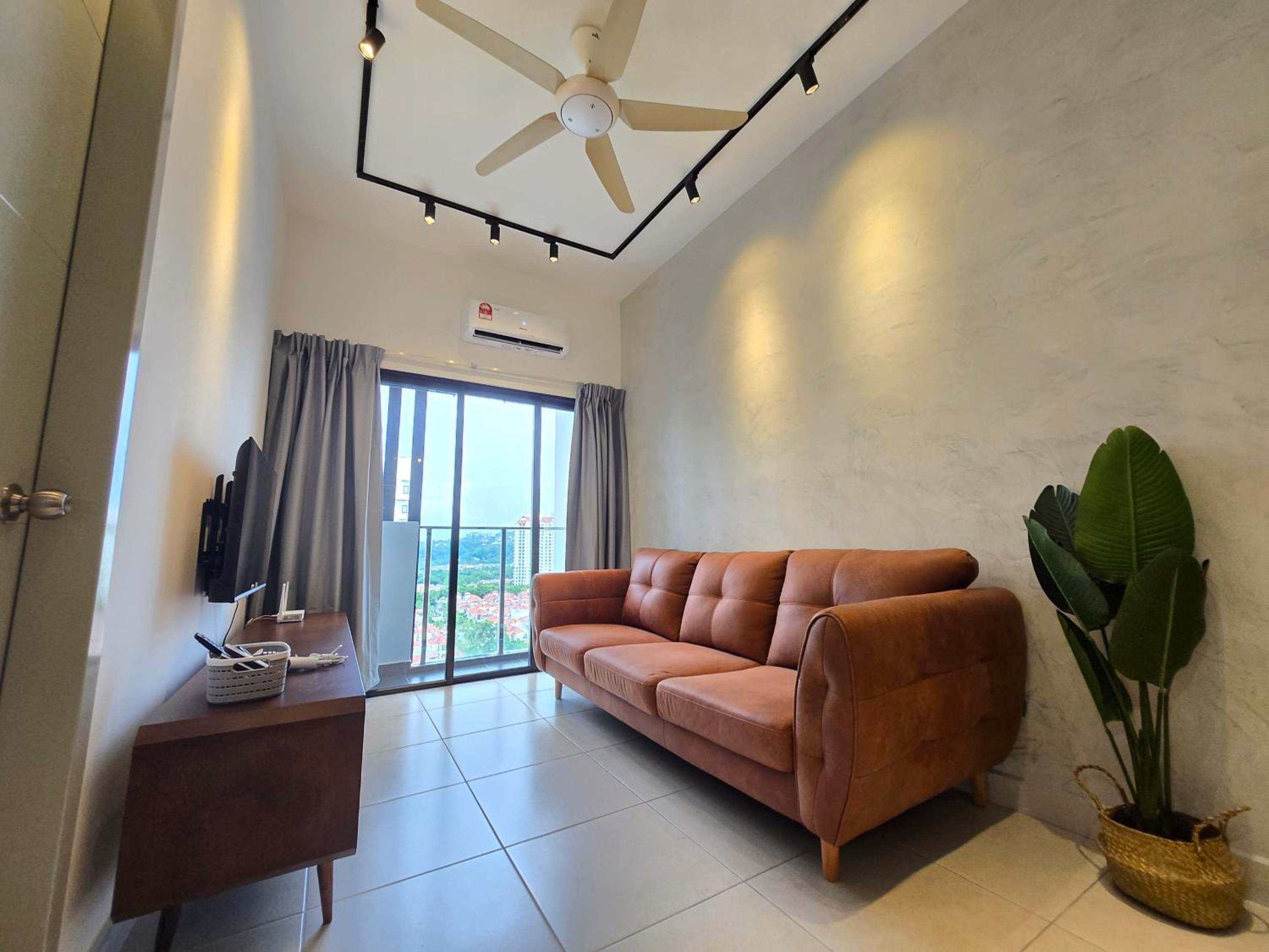 Cozy 2 bedrooms 4 pax Menjalara Near Desa Park City
