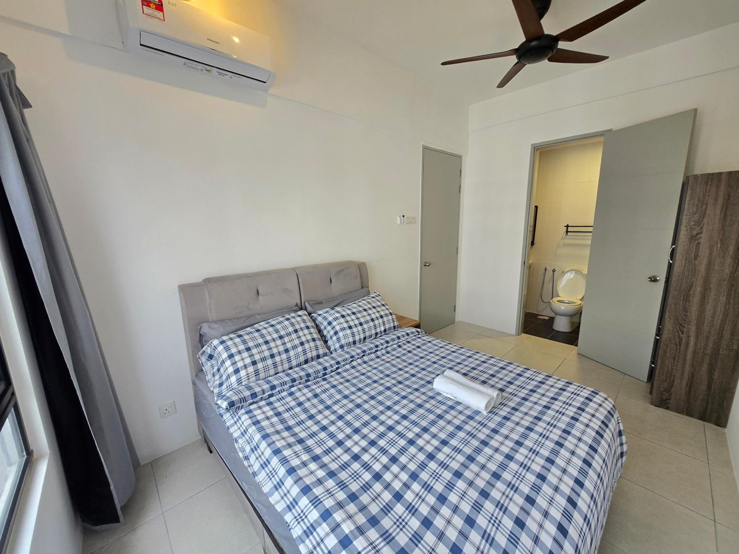 Cozy 2 bedrooms 4 pax Menjalara Near Desa Park City