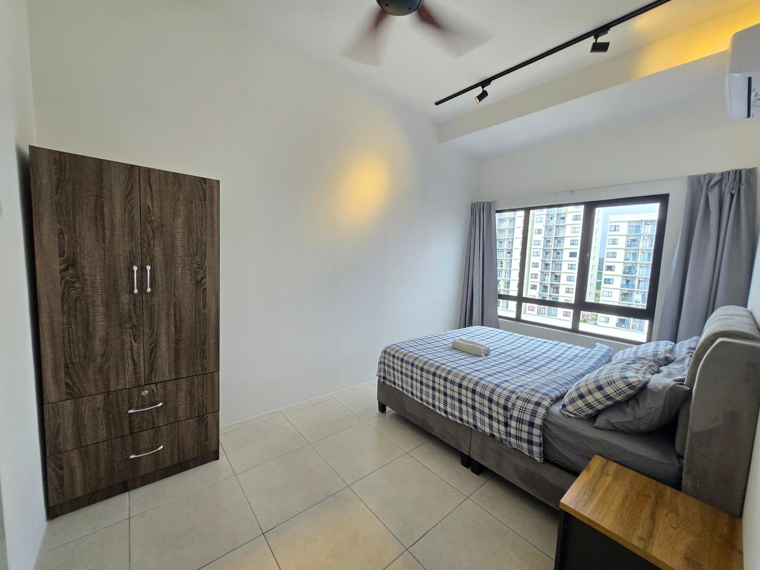 Cozy 2 bedrooms 4 pax Menjalara Near Desa Park City